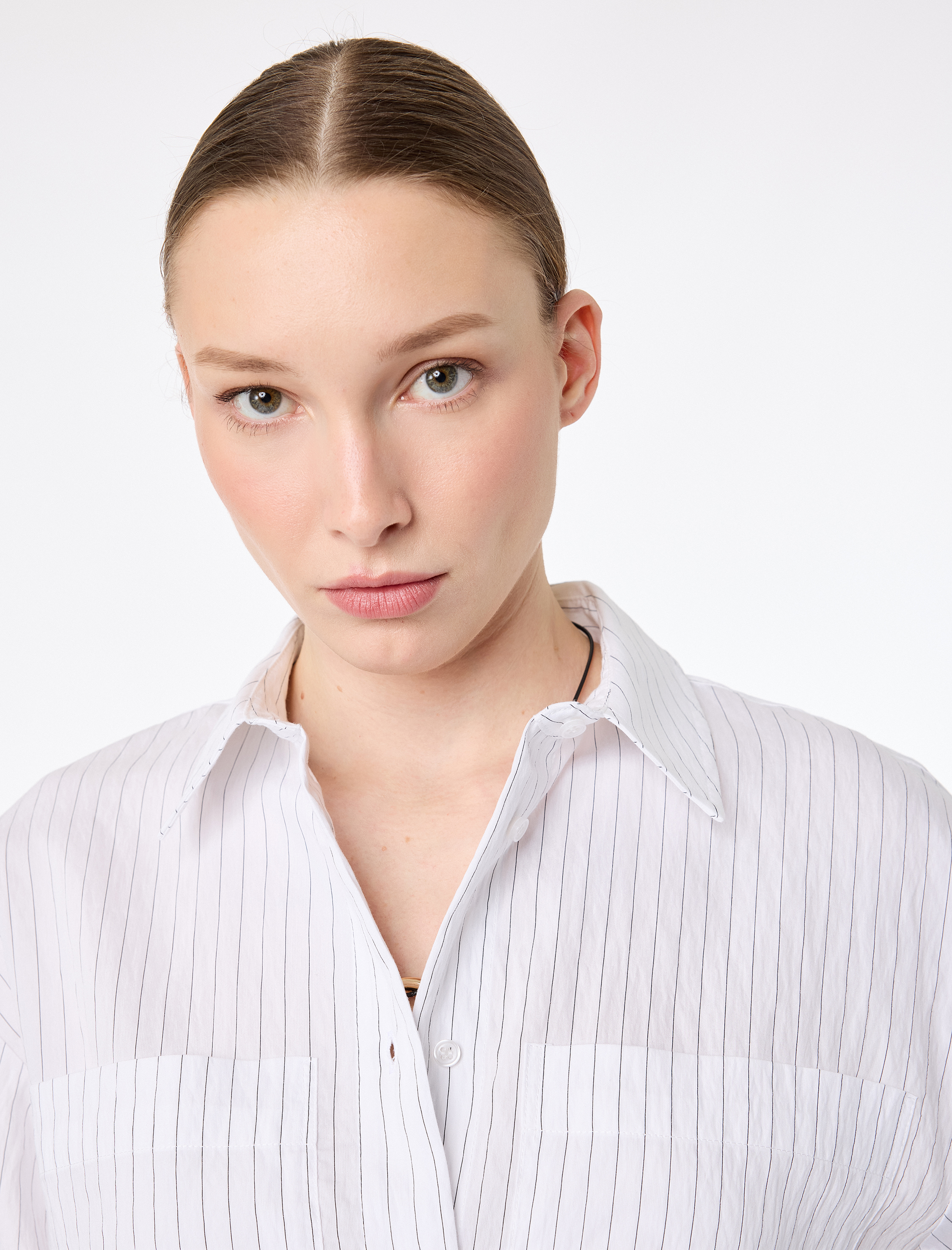   Modal Klasik Yaka Düğmeli Uzun Kollu Gömlek