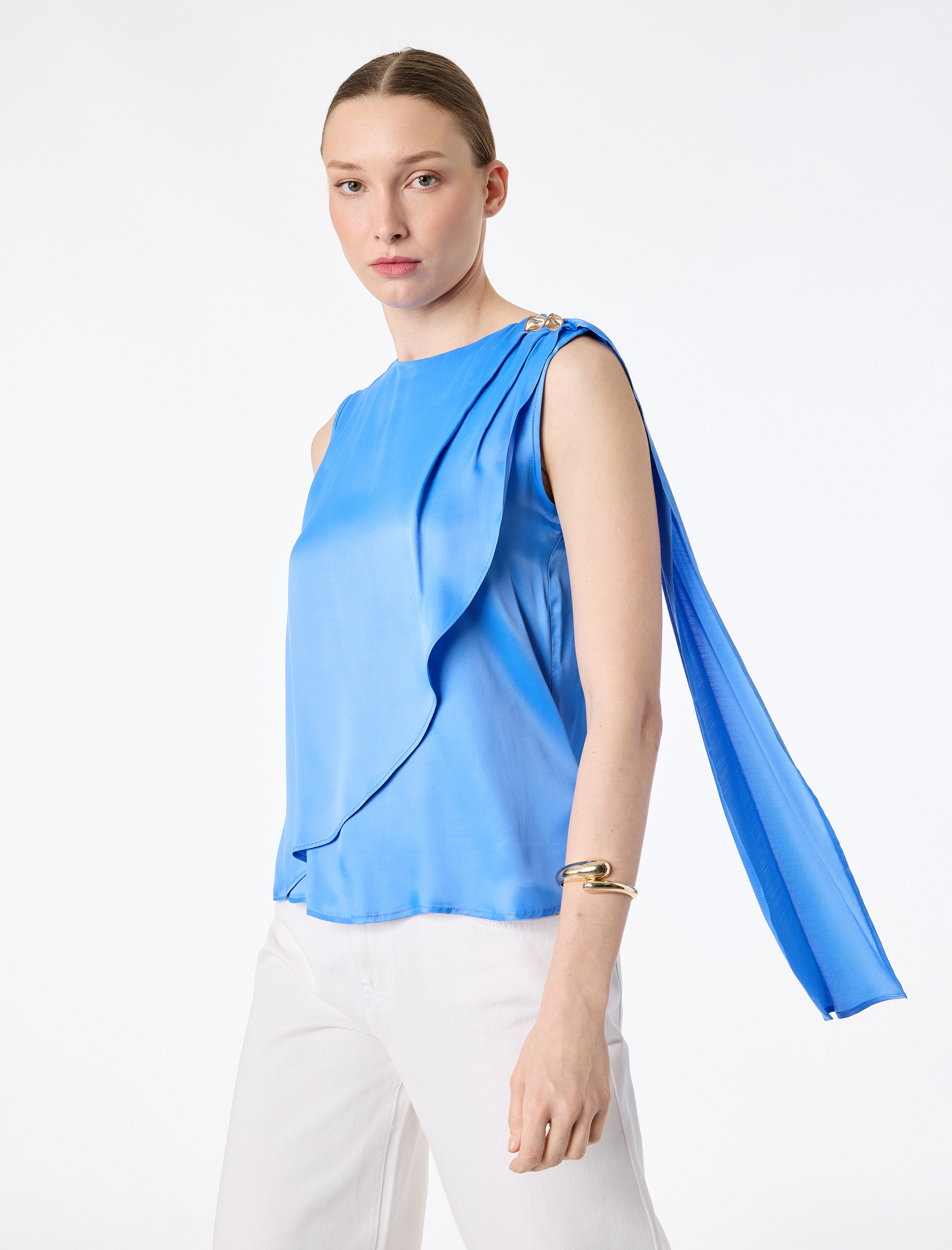   Metal Aksesuarlı Katlı Bisiklet Yaka Kolsuz Viskon Bluz