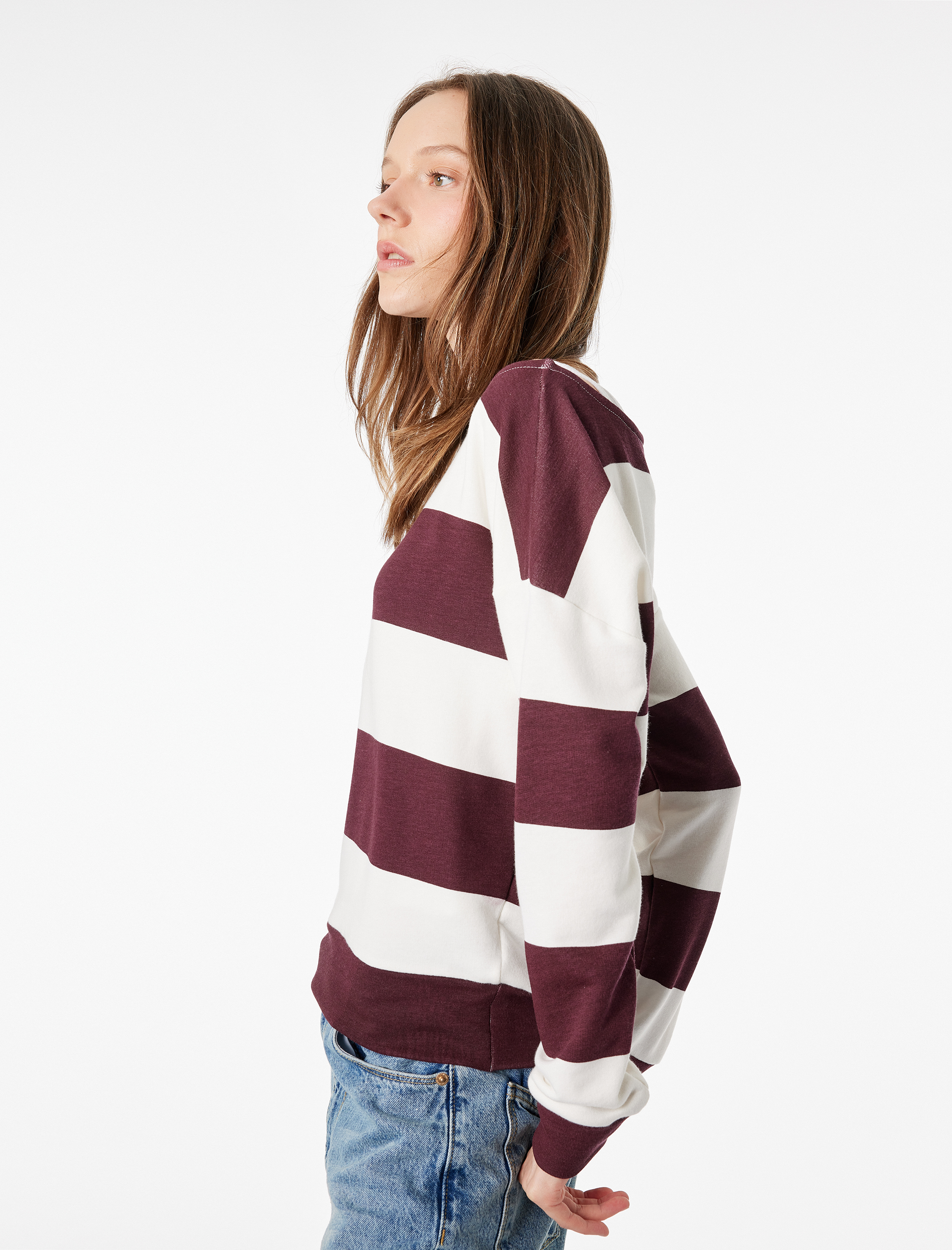   Rahat Kalıp Modal Karışımlı Omzu Açık Kayık Yaka Sweatshirt