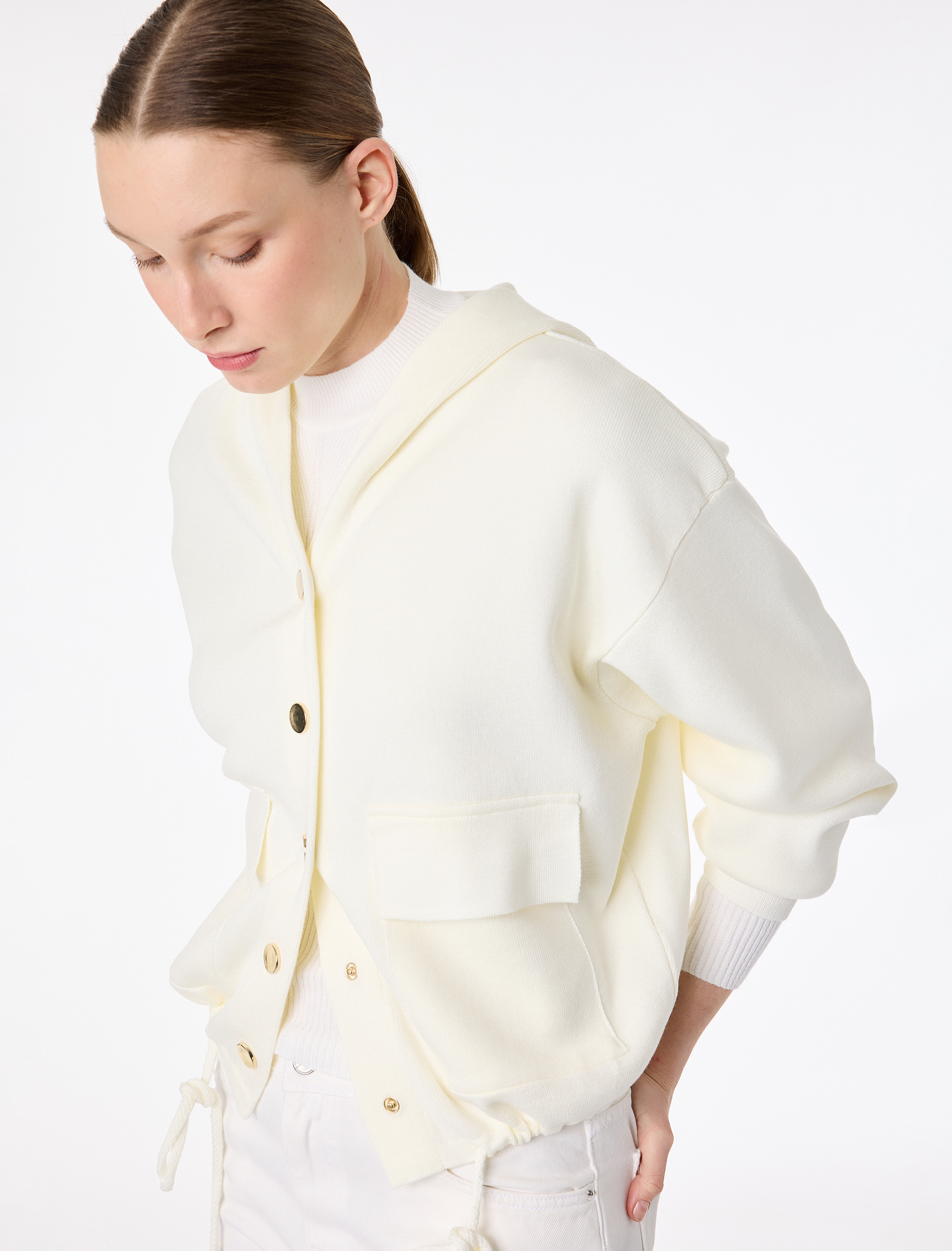   Uzun Kollu Bağlama Detaylı Cepli Düğmeli Kapüşonlu Triko Hırka