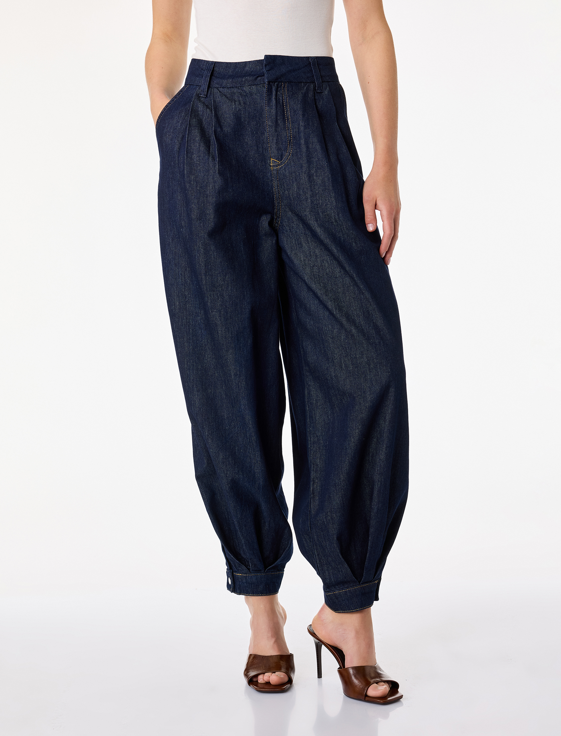   Pamuklu Rahat Kalıp Stoperli Paça Düğmeli Cepli Denim Pantolon