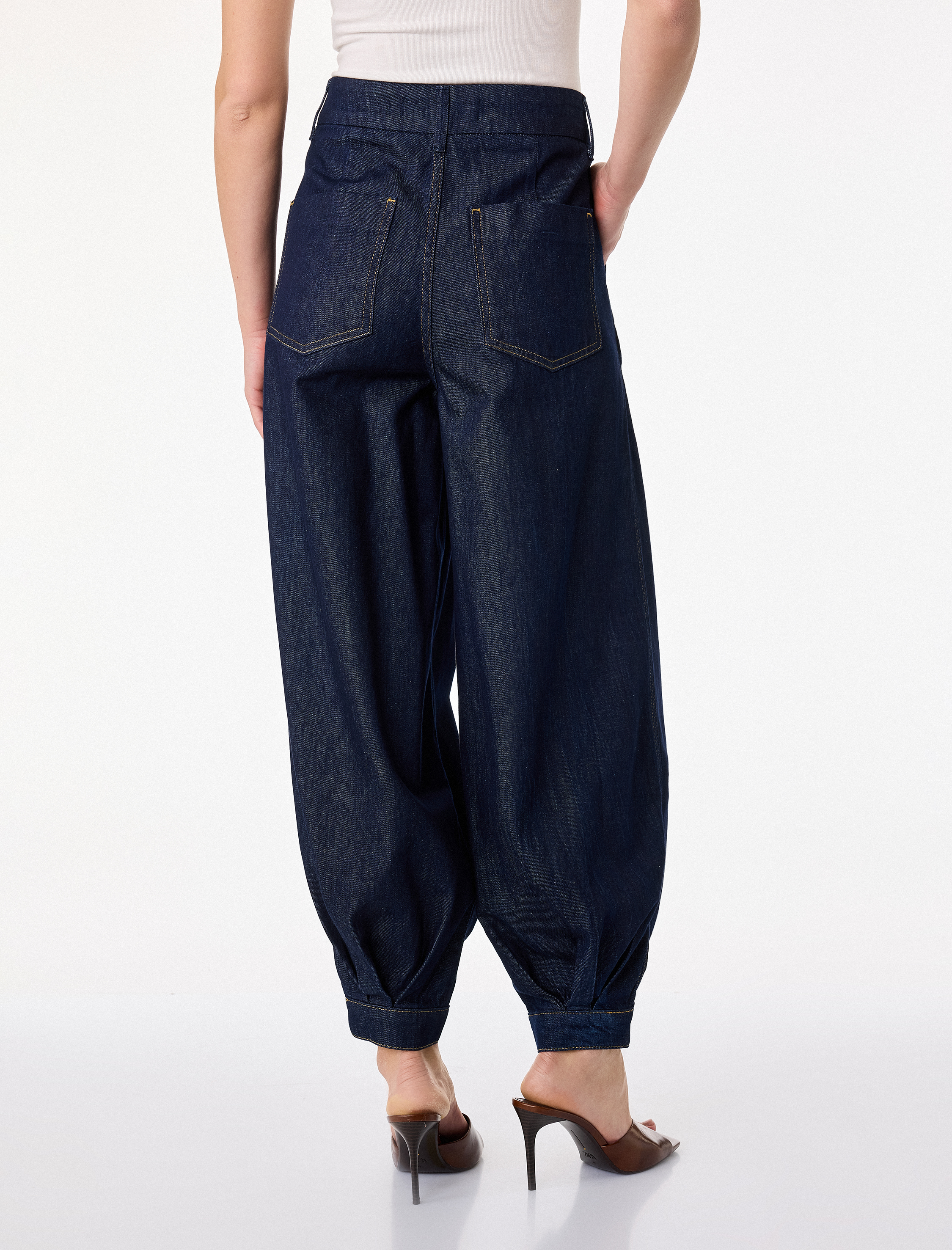   Pamuklu Rahat Kalıp Stoperli Paça Düğmeli Cepli Denim Pantolon