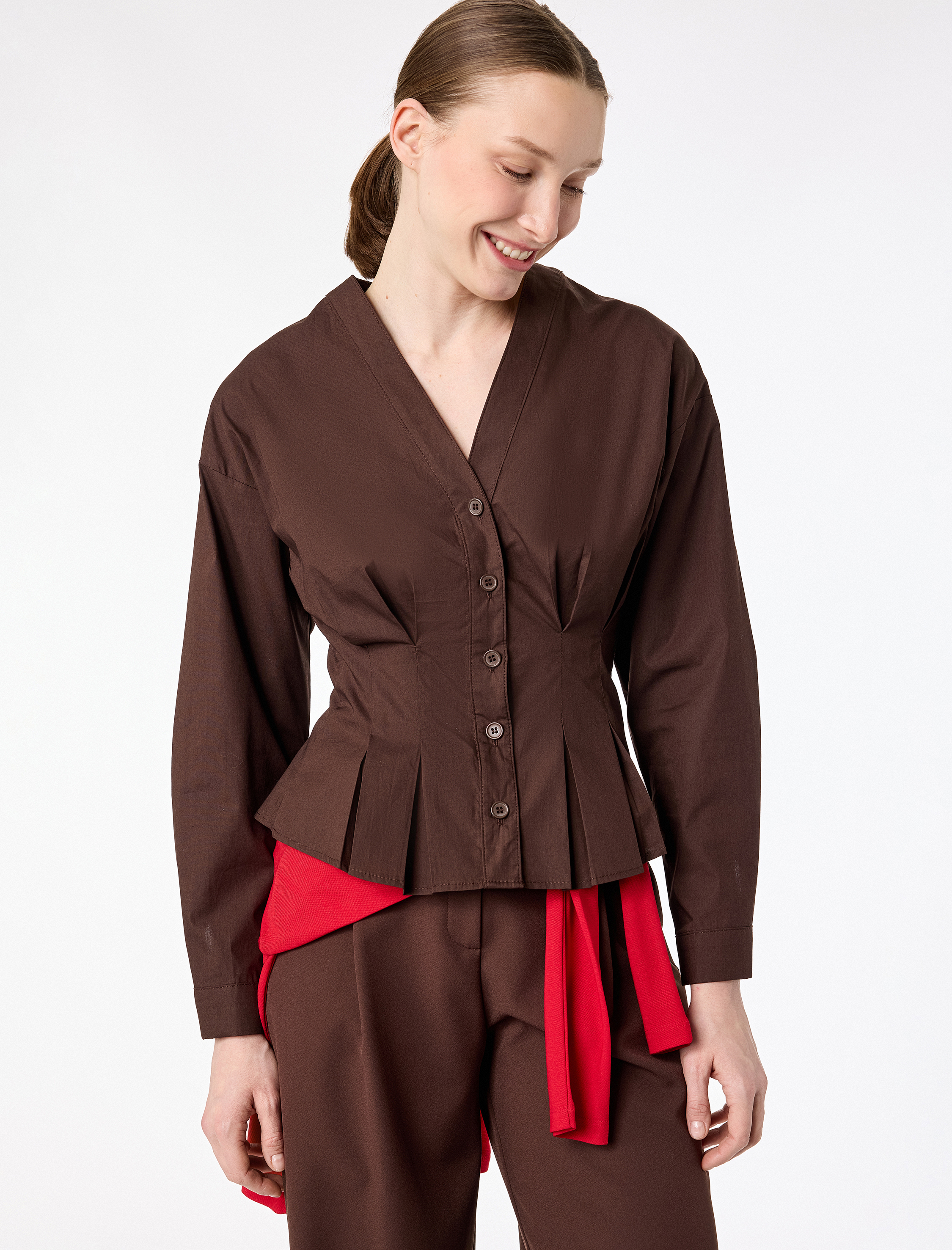   Pamuklu Uzun Kollu Düğmeli V Yaka Gömlek