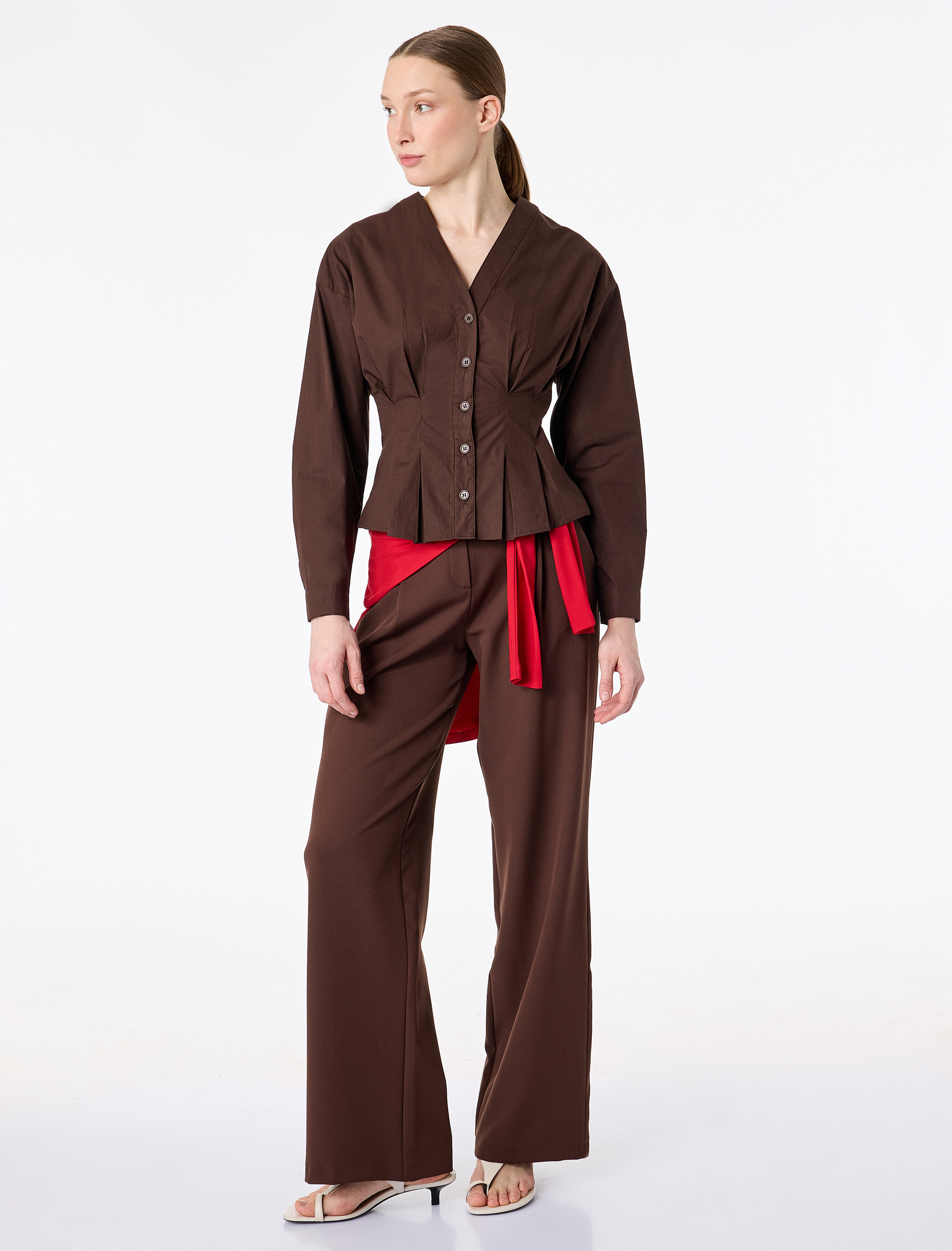   Pamuklu Uzun Kollu Düğmeli V Yaka Gömlek