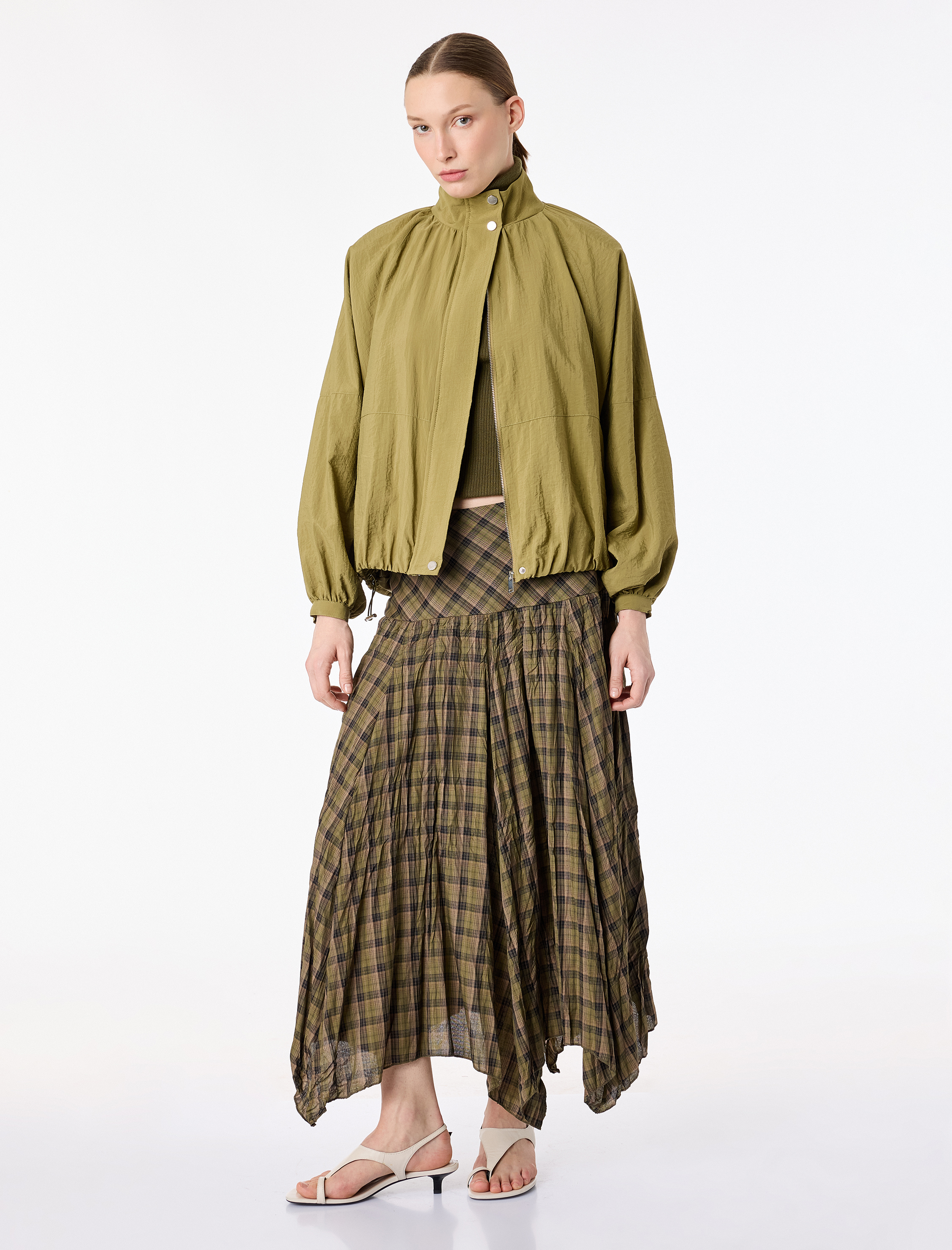   Paraşüt Kumaş Uzun Kollu Cepli Dik Yaka Fermuarlı Oversize Yağmurluk