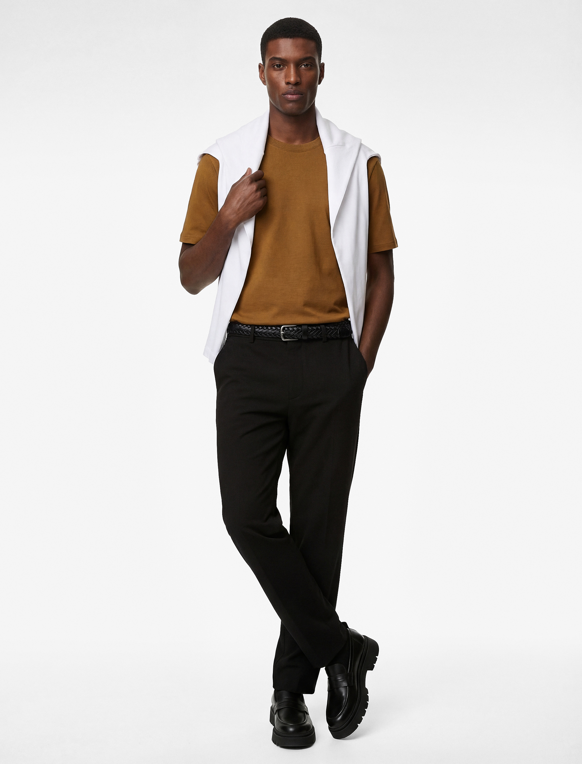   Düğme Detaylı Cepli Regular Fit Kumaş Pantolon