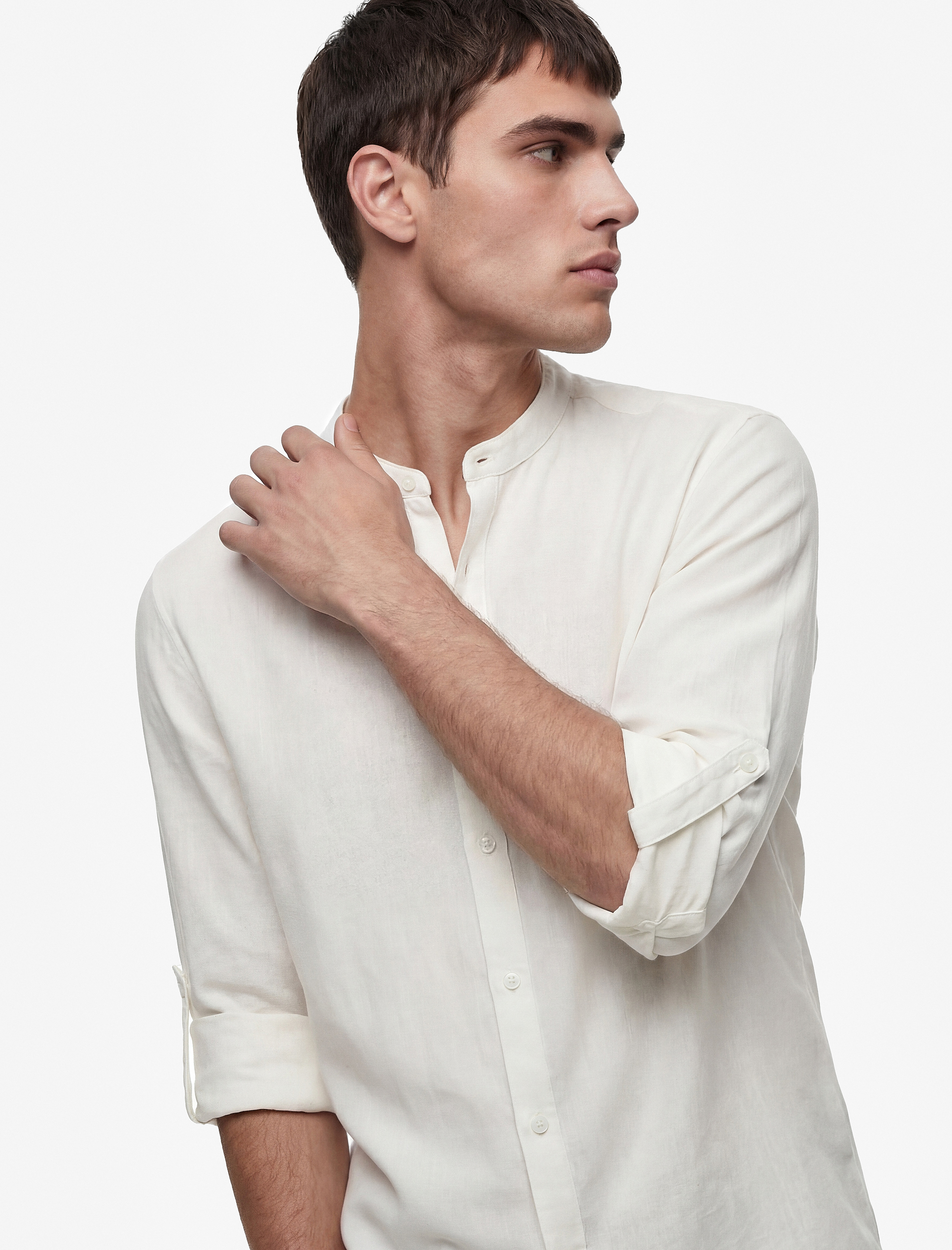   Regular Fit Uzun Kollu Düğmeli Hakim Yaka Keten Gömlek