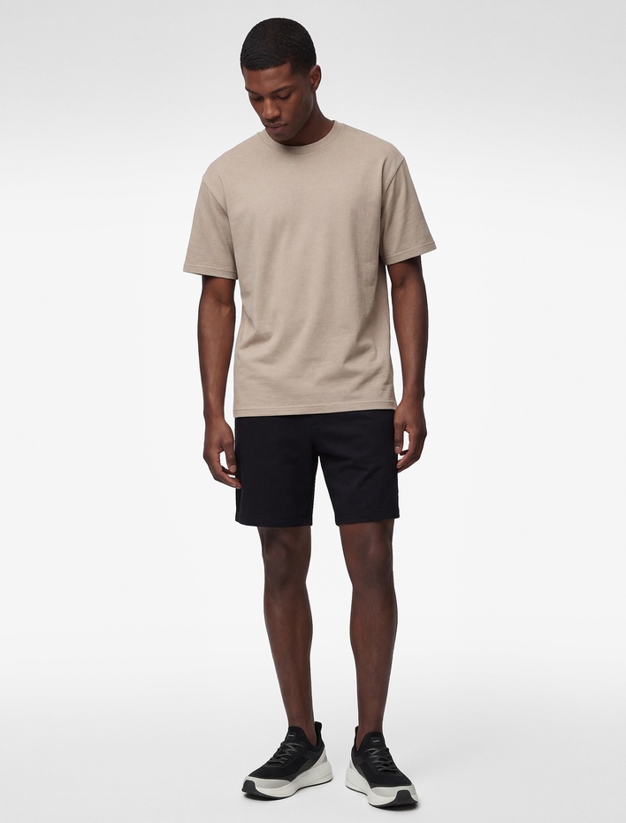  Regular Fit Pamuklu Fermuarlı Dikiş Detaylı Cepli Kısa Spor Şort