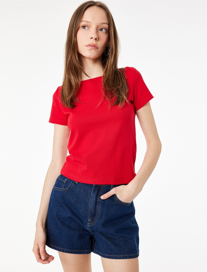  Pamuklu Kısa Kollu Kayık Yaka Slim Fit Tişört