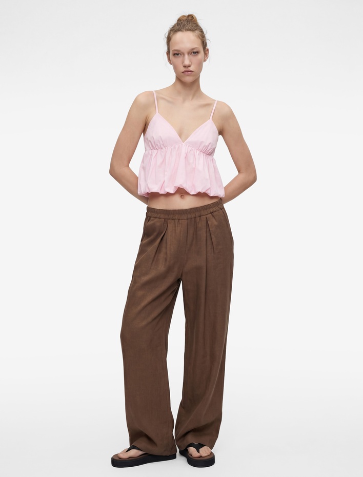  Pamuklu Kolsuz V Yaka Volanlı Bluz