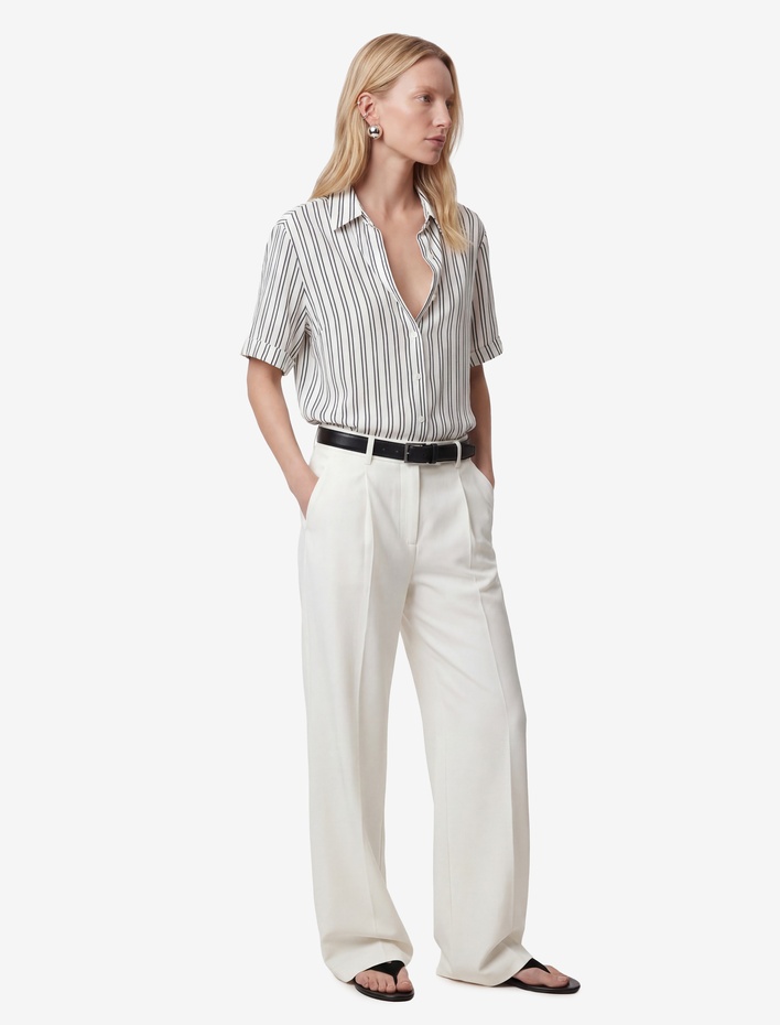  Klasik Yaka Düğmeli Kısa Kollu Viskon Gömlek