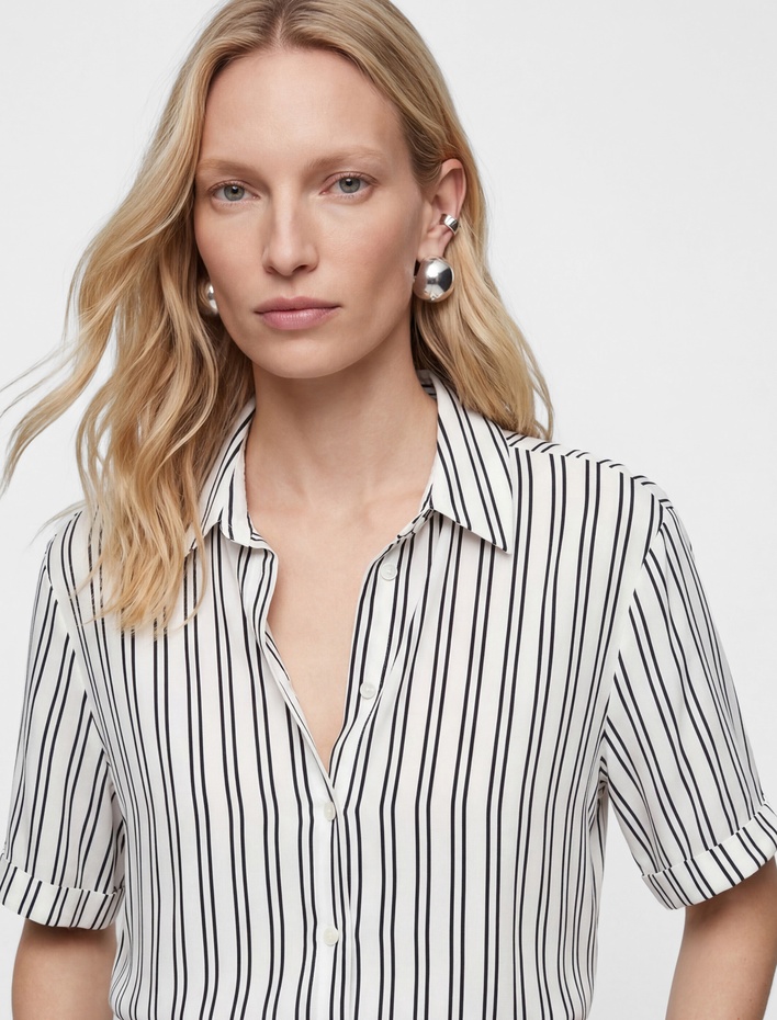  Klasik Yaka Düğmeli Kısa Kollu Viskon Gömlek