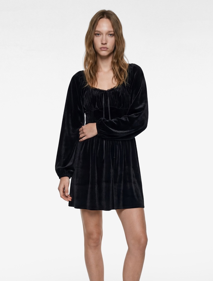  Uzun Balon Kol Kare Yaka Mini Fiyonklu Kadife Elbise