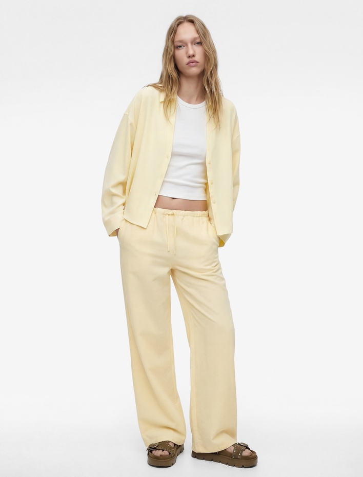  Rahat Kalıp Uzun Kollu Klasik Yaka Düğmeli Viskon Gömlek