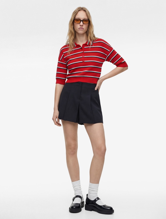  Rahat Kalıp Çizgili Düğmeli Kısa Kollu Polo Yaka Crop Triko Kazak