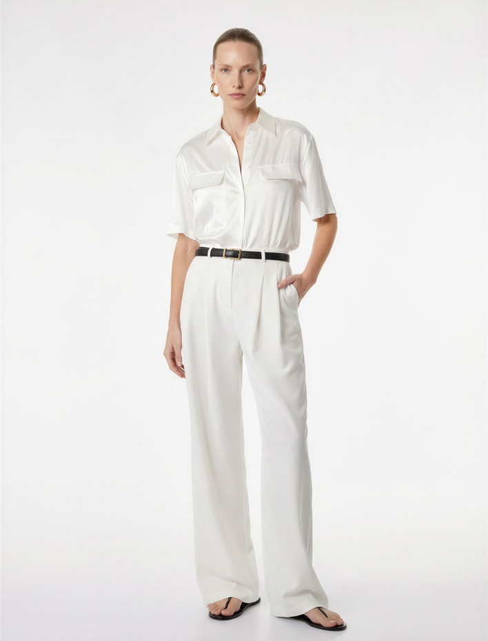  Aplike Detaylı Klasik Yaka Kısa Kollu Saten Gömlek