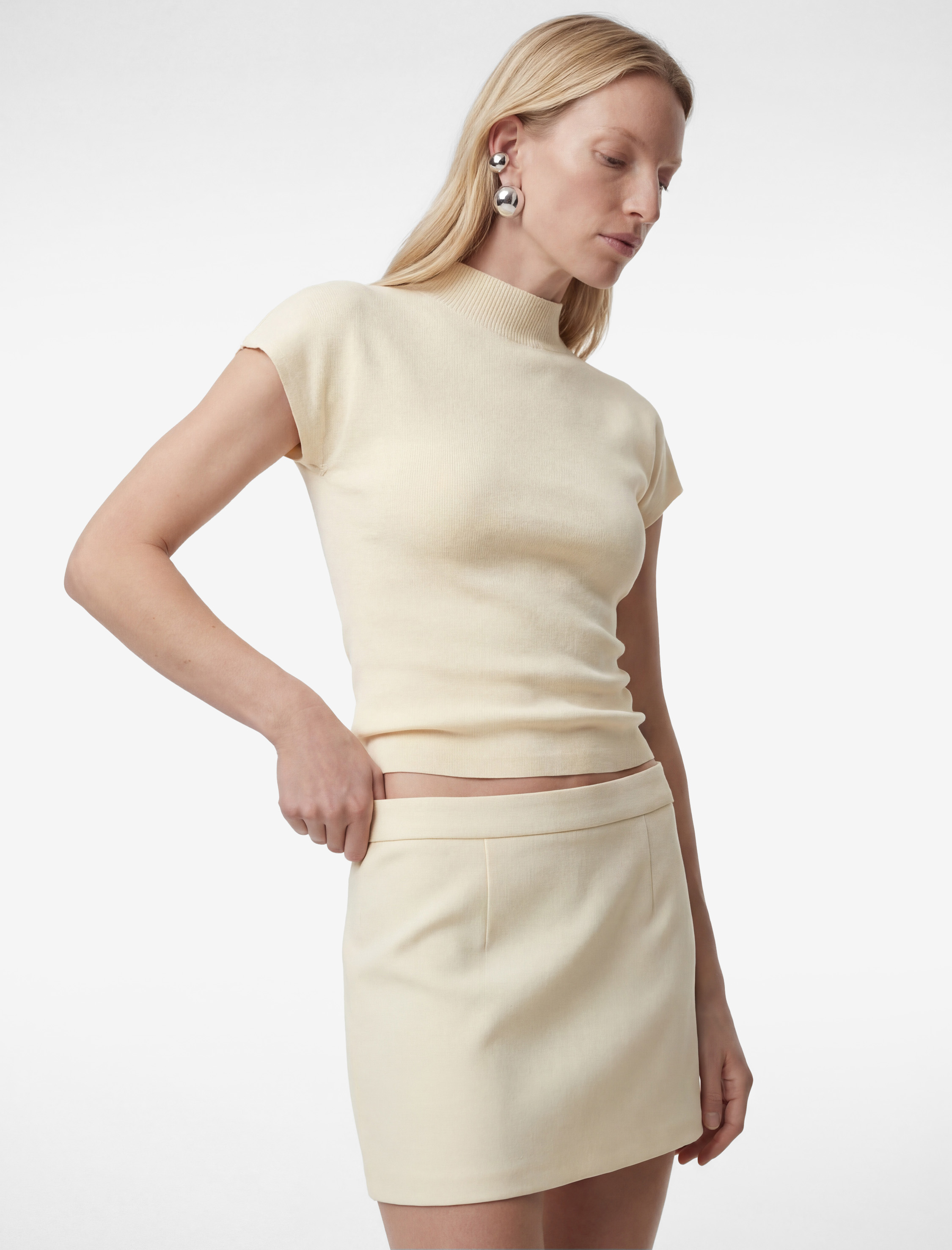 Pamuklu Slim Fit Kolsuz Dik Yaka Fitilli Tişört