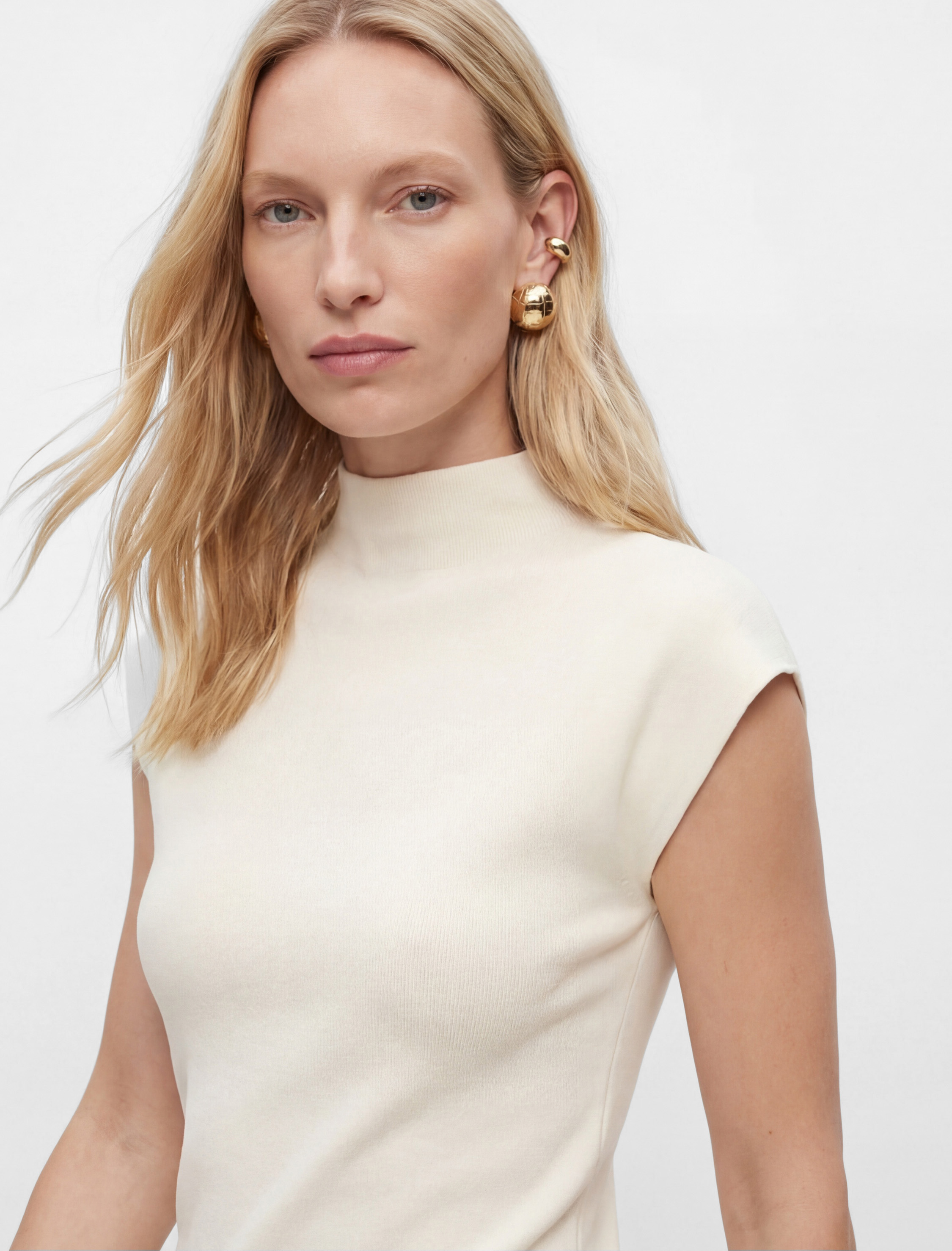 Pamuklu Slim Fit Kolsuz Dik Yaka Fitilli Tişört