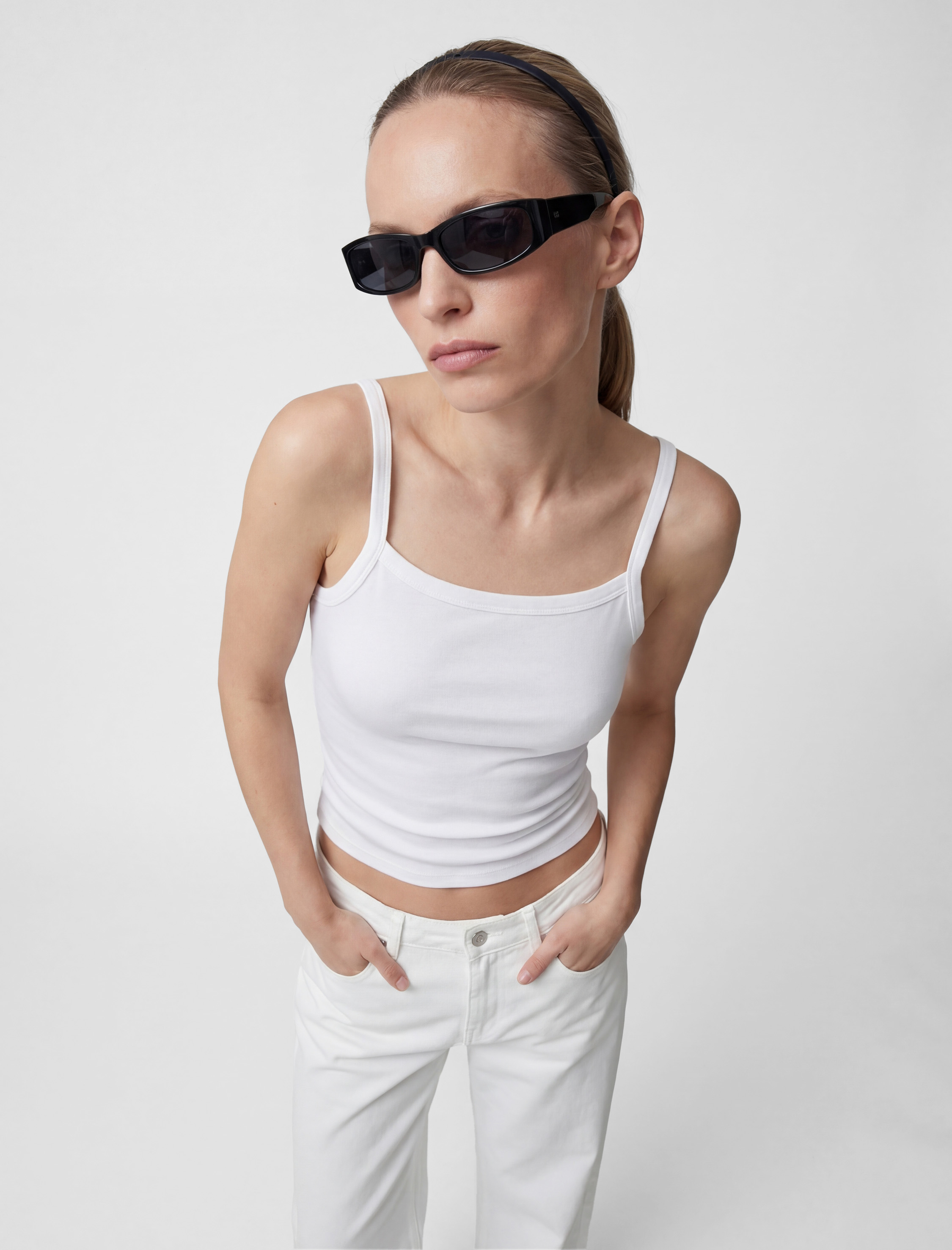   Slim Fit Ribanalı Kolsuz Kare Yaka Bluz