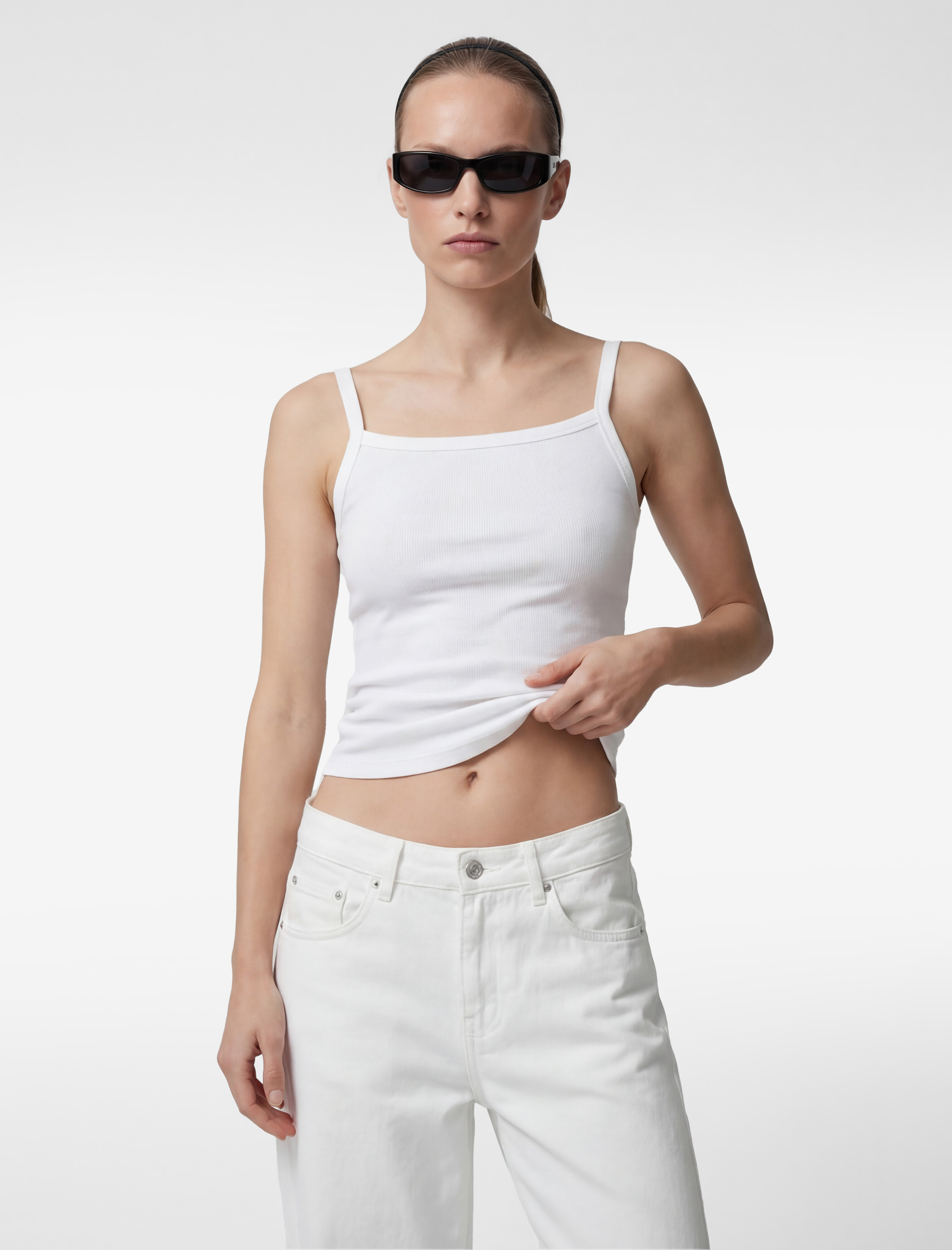   Slim Fit Ribanalı Kolsuz Kare Yaka Bluz