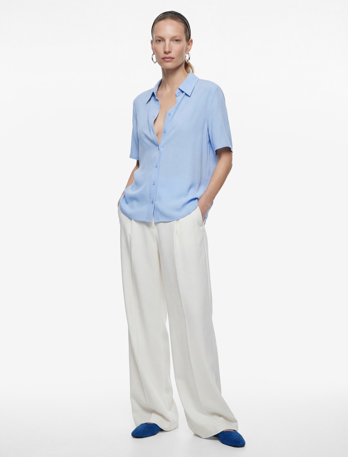  Regular Fit Klasik Yaka Düğmeli Viskon Kısa Kollu Gömlek