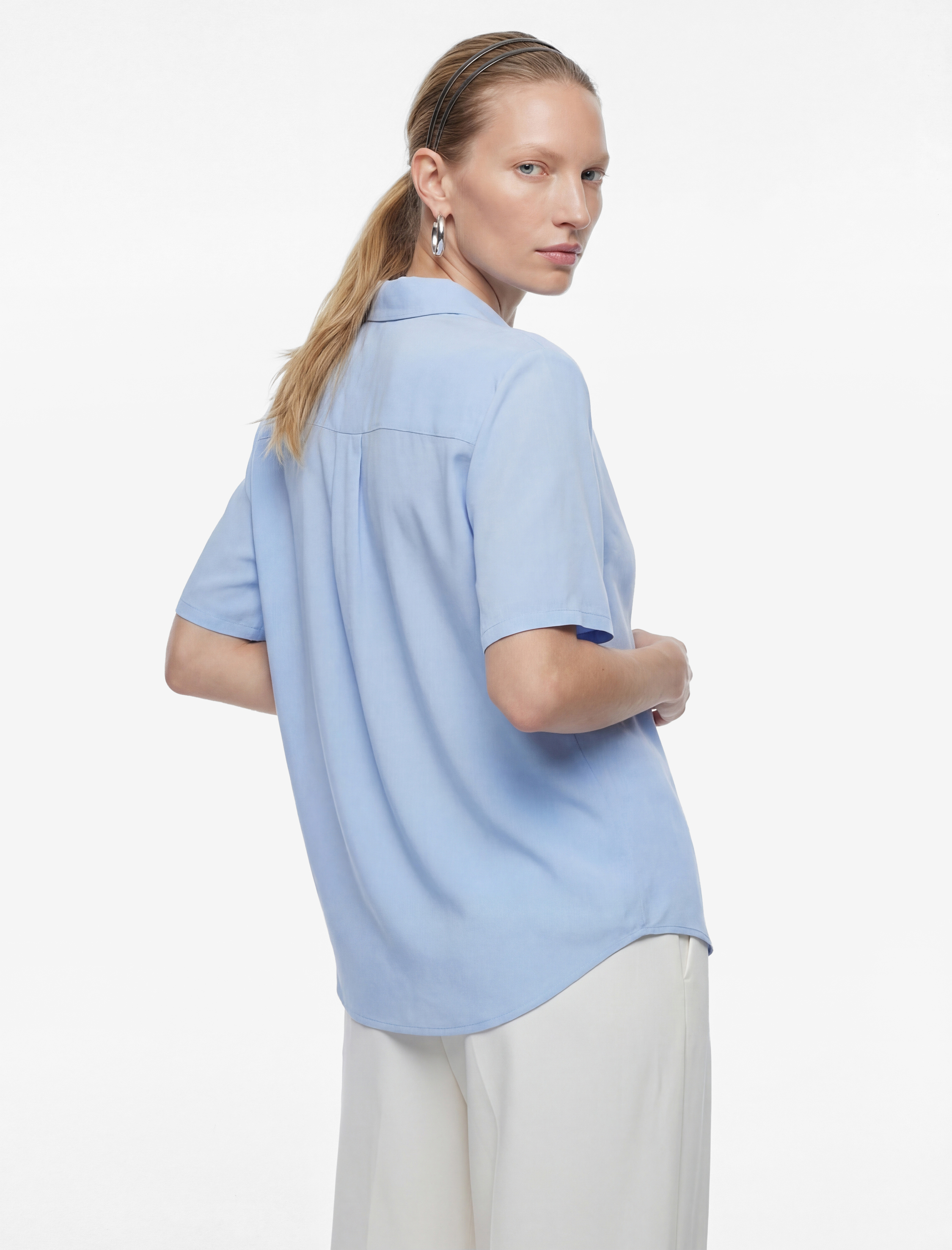 Regular Fit Klasik Yaka Düğmeli Viskon Kısa Kollu Gömlek - Görsel 3