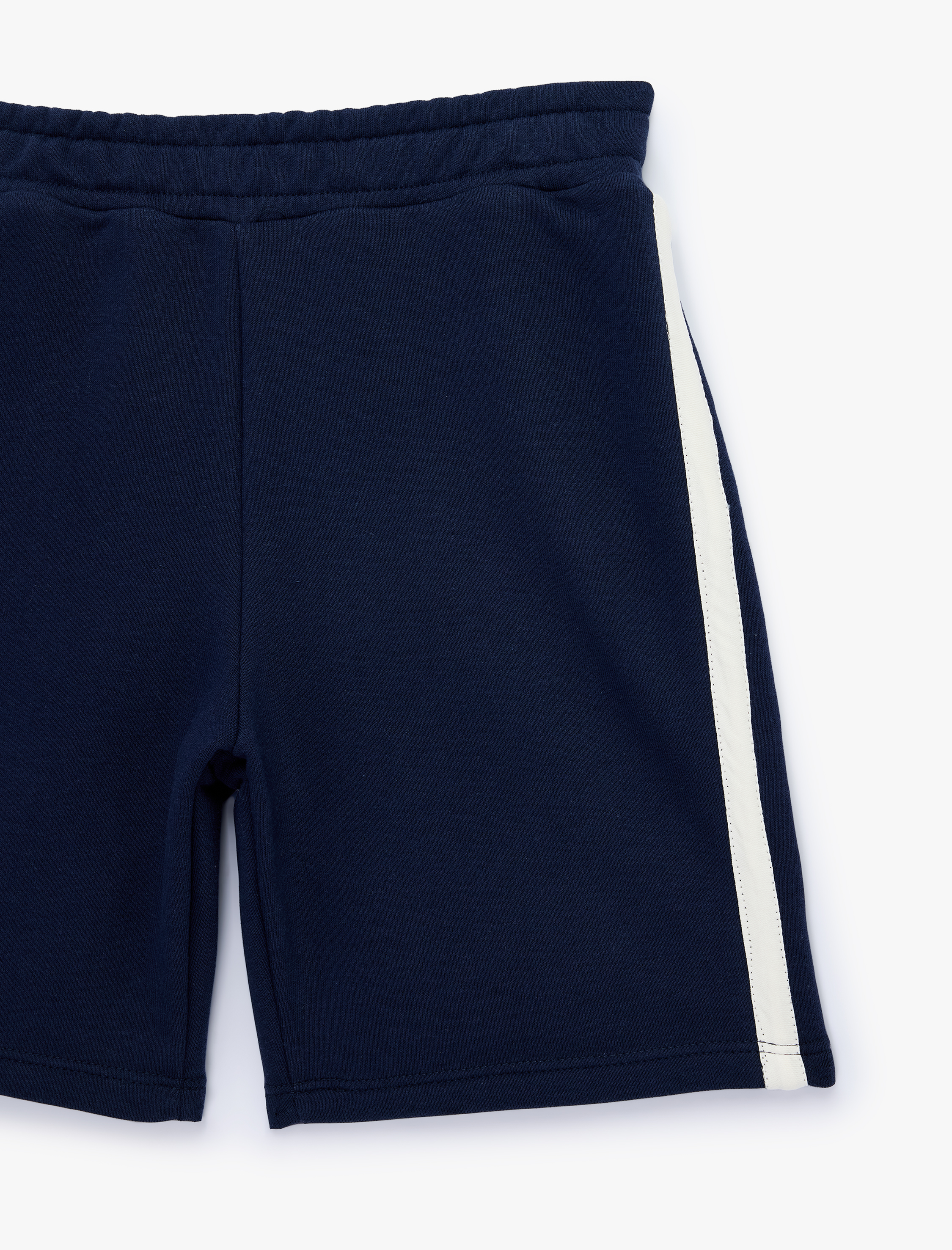  Erkek Çocuk Pamuk Karışımlı Biyeli Beli Lastikli Şort