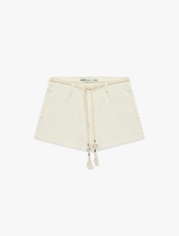 Yüksek Bel Rahat Kalıp Kemerli Denim Mini Şort