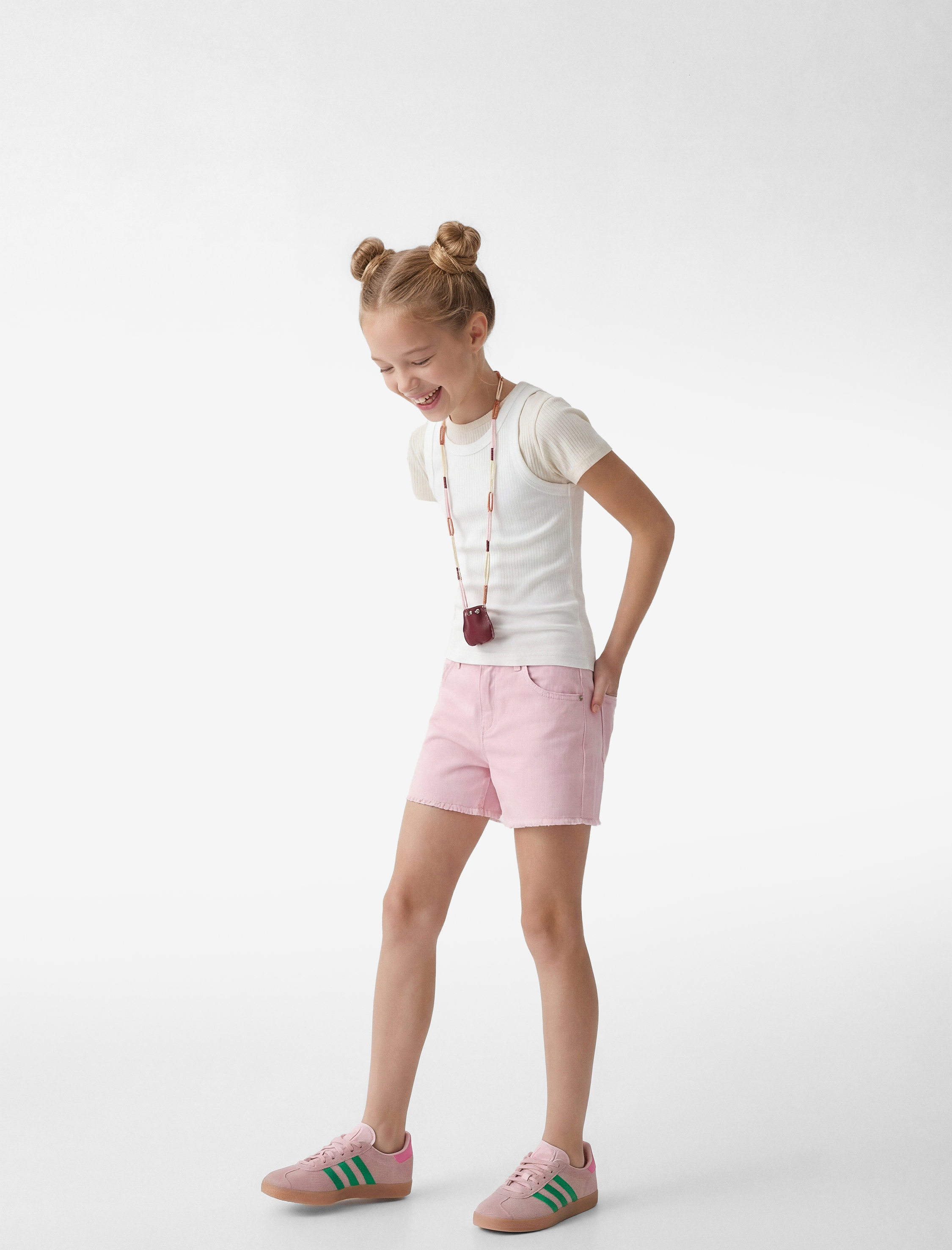  Kız Çocuk Pamuklu Cepli Düz Kesim Jean Şort