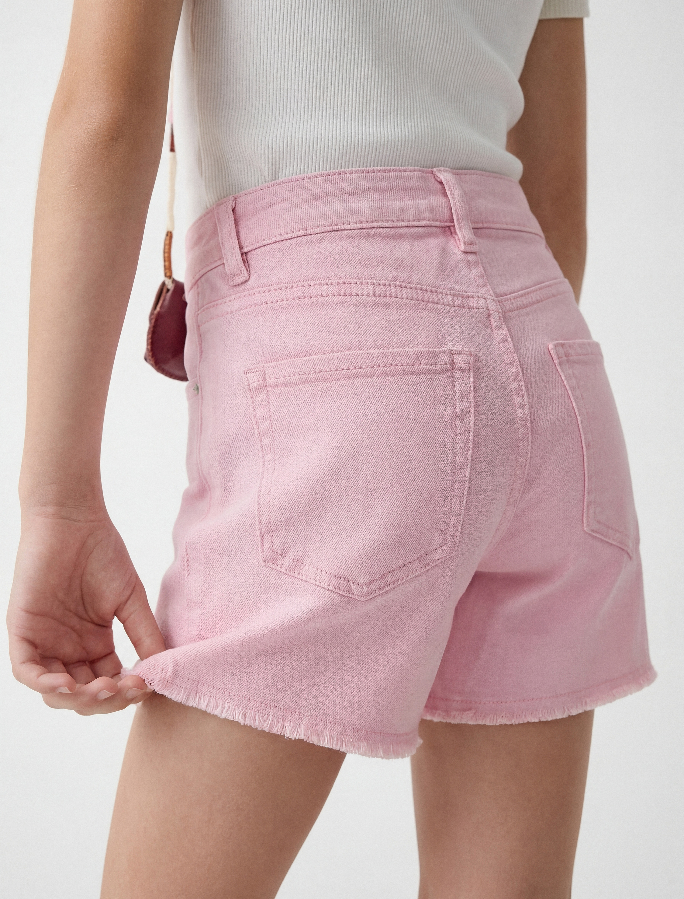  Kız Çocuk Pamuklu Cepli Düz Kesim Jean Şort