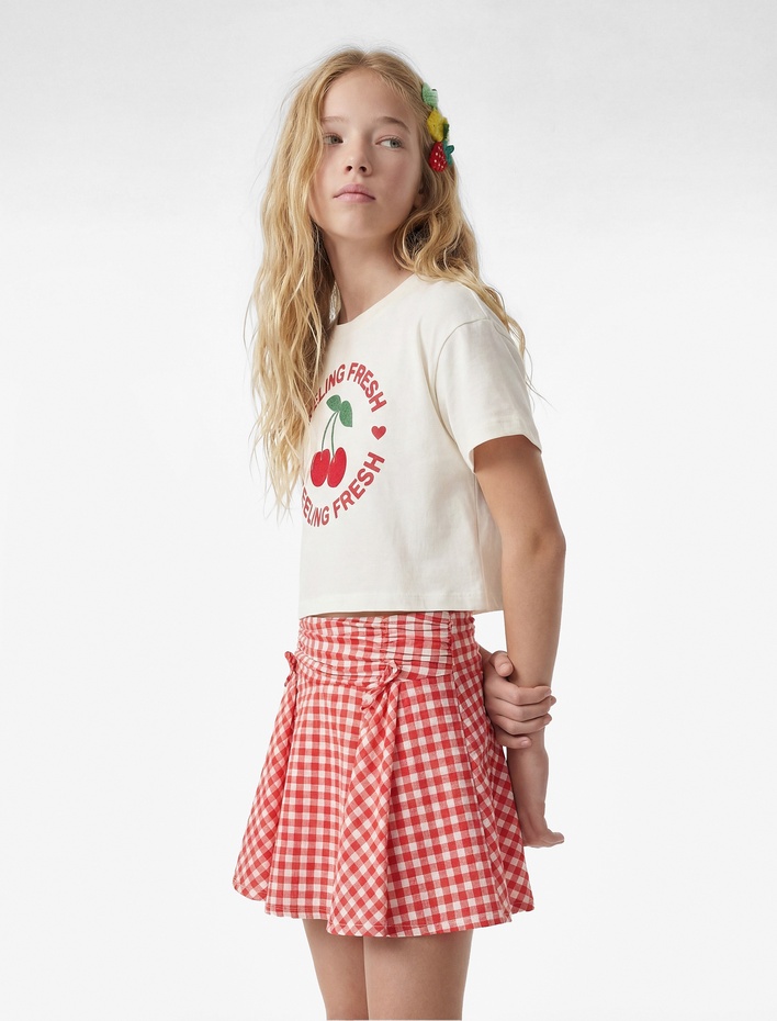 Kız Çocuk Kiraz Nakış Detaylı Kısa Kollu Bisiklet Yaka Pamuklu Tişört
