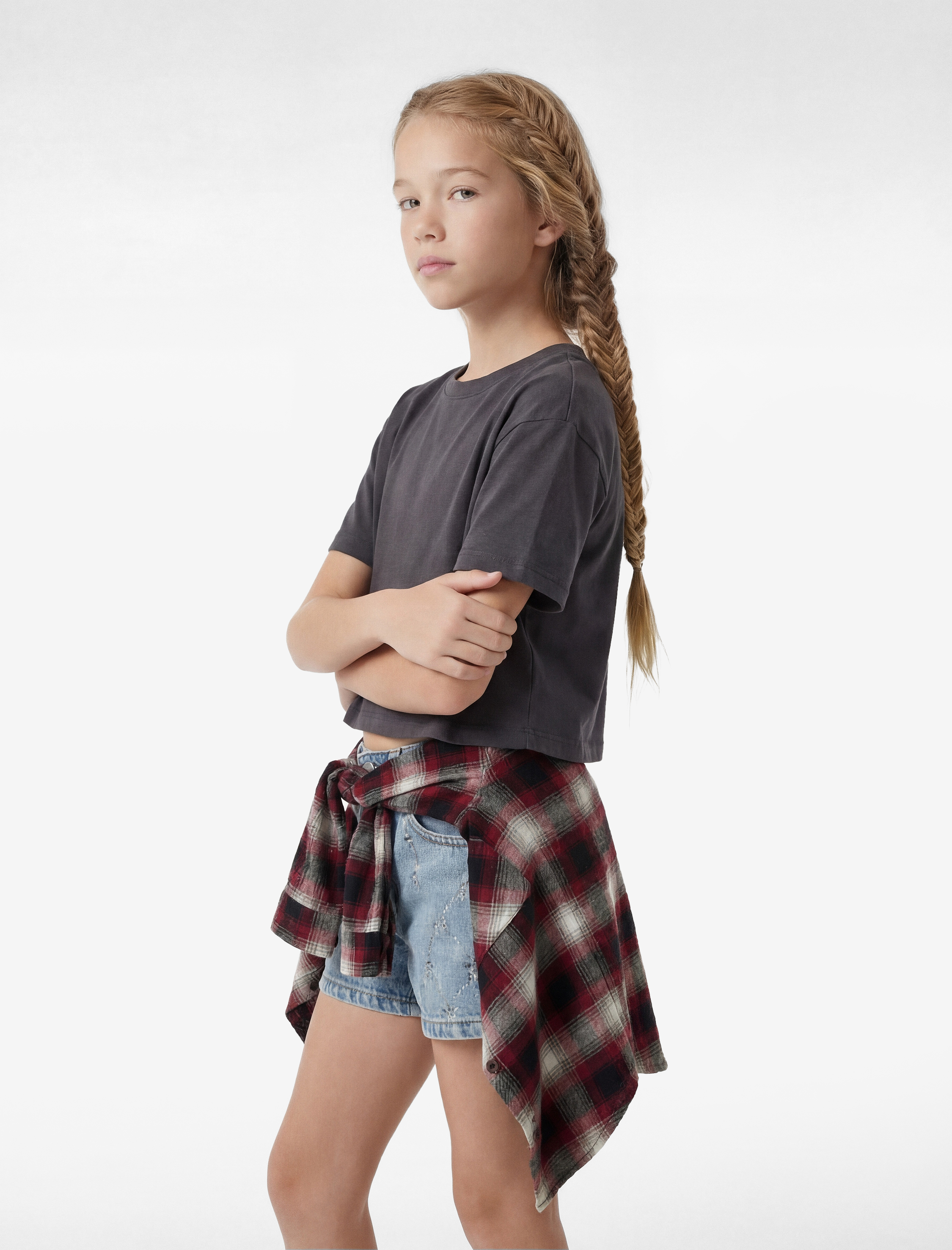  Kız Çocuk Slim Fit Pamuklu Cepli Taş Detaylı Mini Denim Şort