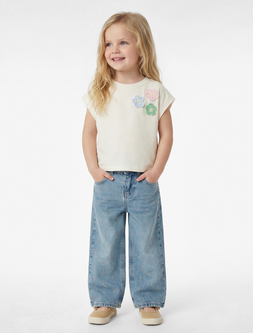 Koton Kız Bebek Pamuklu Çiçekli Aplike Detaylı Kolsuz Bisiklet Yaka T-Shirt