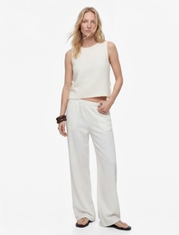 Pamuklu Yuvarlak Yaka Yanları Bağlamalı Fiyonklu Kolsuz Müslin Bluz