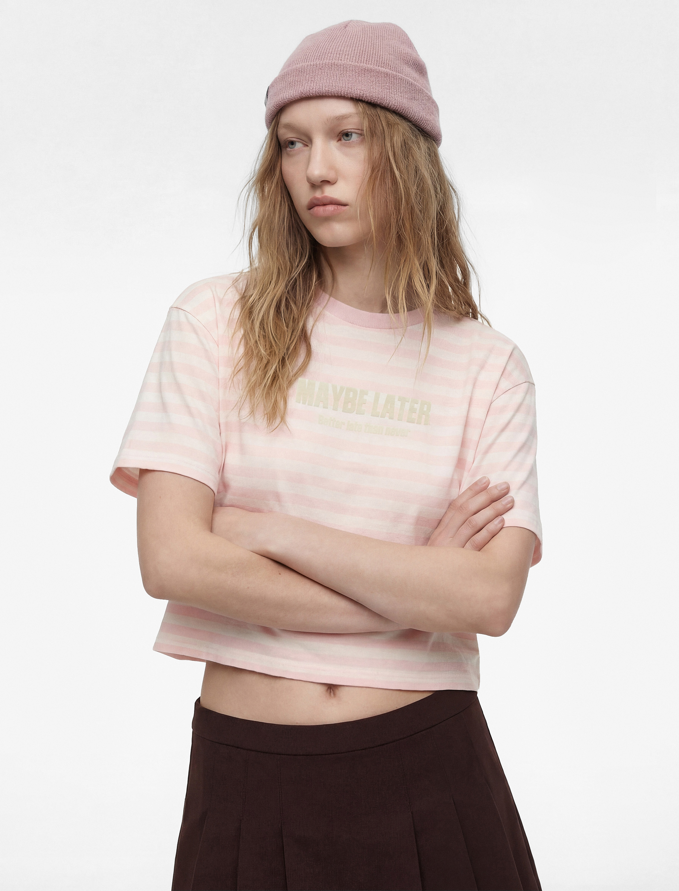 Kısa Kollu Bisiklet Yaka Rahat Kalıp Pamuklu Baskılı Çizgili Crop Tişört - Görsel 3