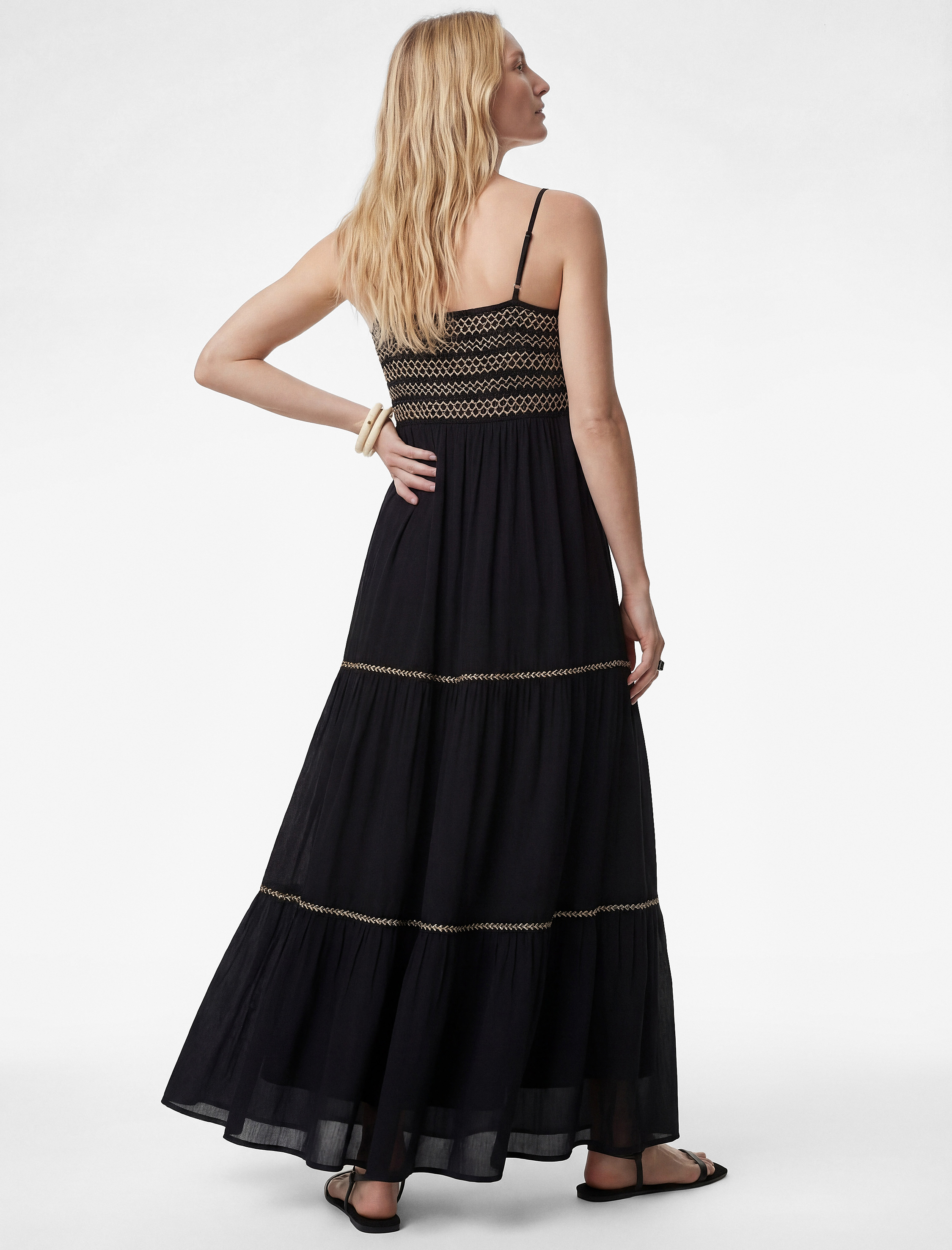   Viskon Krinkıl Kumaş Bağlamalı Kroşe Detaylı İnce Askılı Uzun Elbise