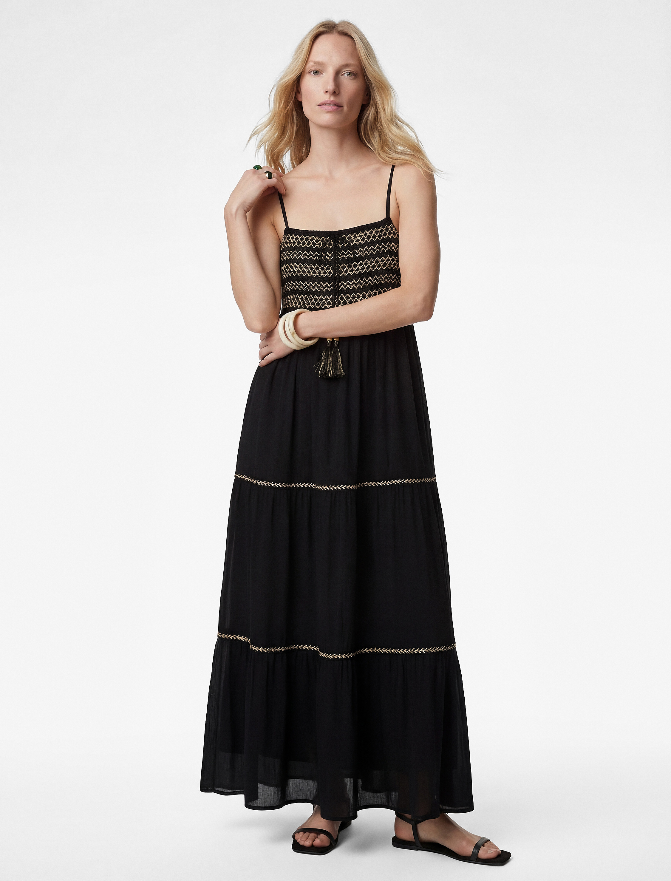   Viskon Krinkıl Kumaş Bağlamalı Kroşe Detaylı İnce Askılı Uzun Elbise