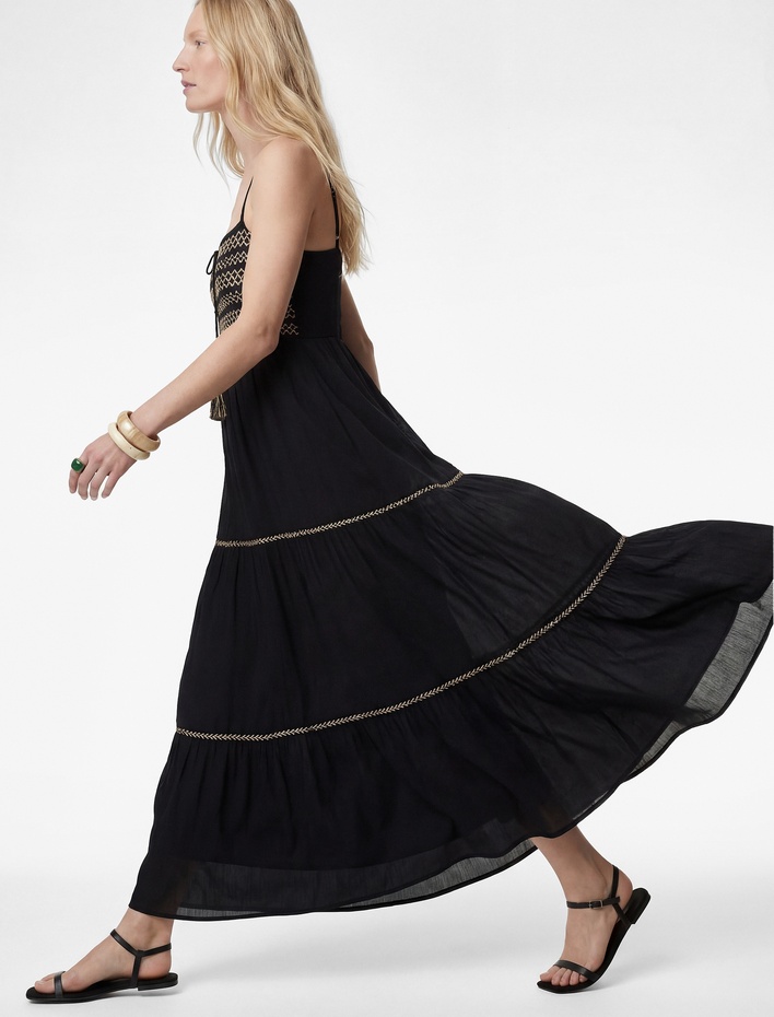  Viskon Krinkıl Kumaş Bağlamalı Kroşe Detaylı İnce Askılı Uzun Elbise