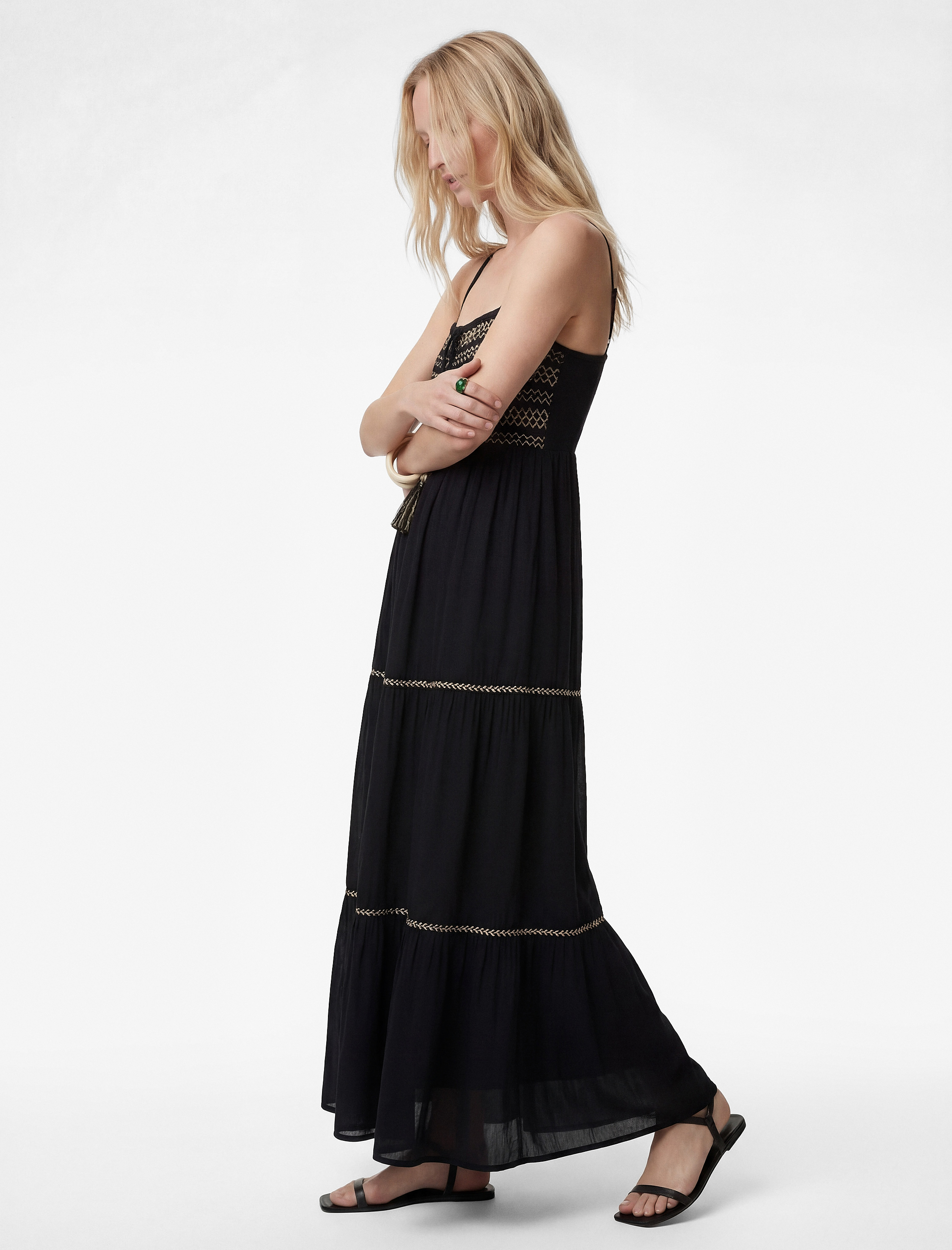   Viskon Krinkıl Kumaş Bağlamalı Kroşe Detaylı İnce Askılı Uzun Elbise