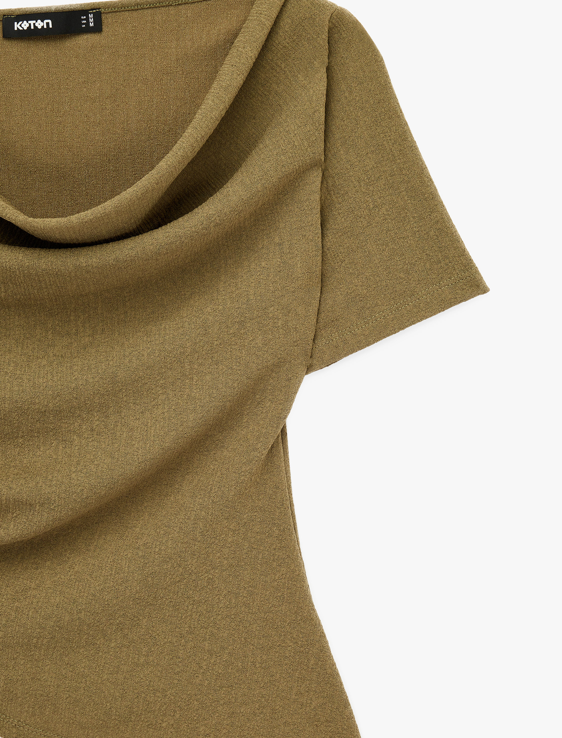   Krep Kumaş Slim Fit Kısa Kollu Degaje Yaka Asimetrik Tişört