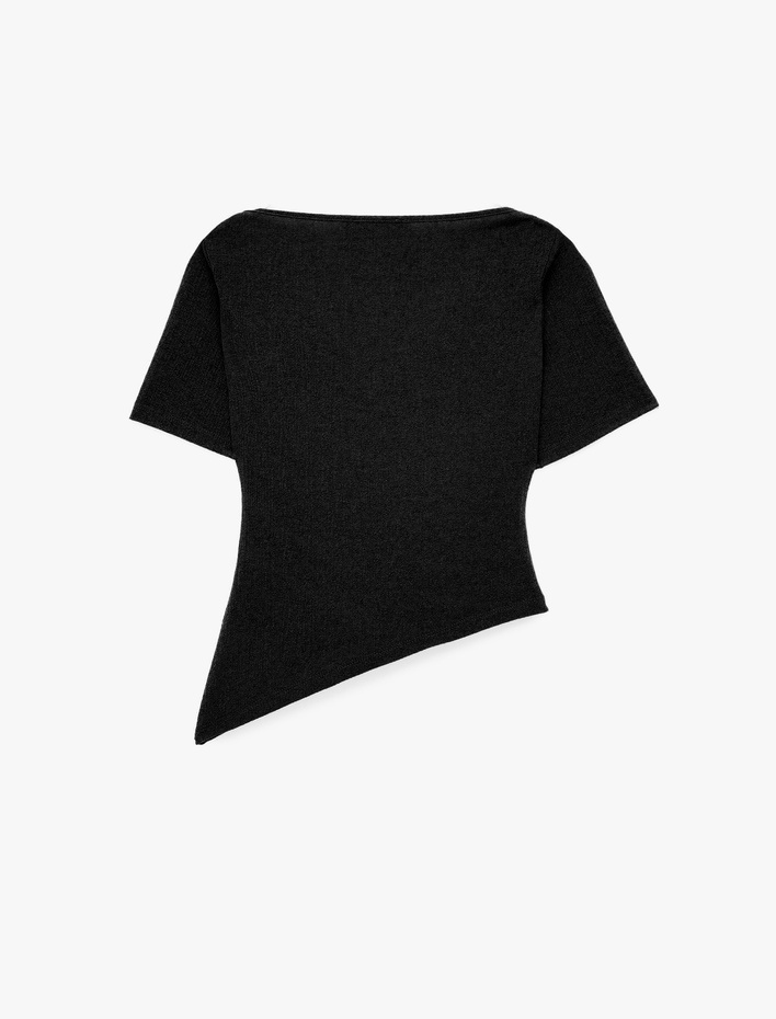  Krep Kumaş Slim Fit Kısa Kollu Degaje Yaka Asimetrik Tişört