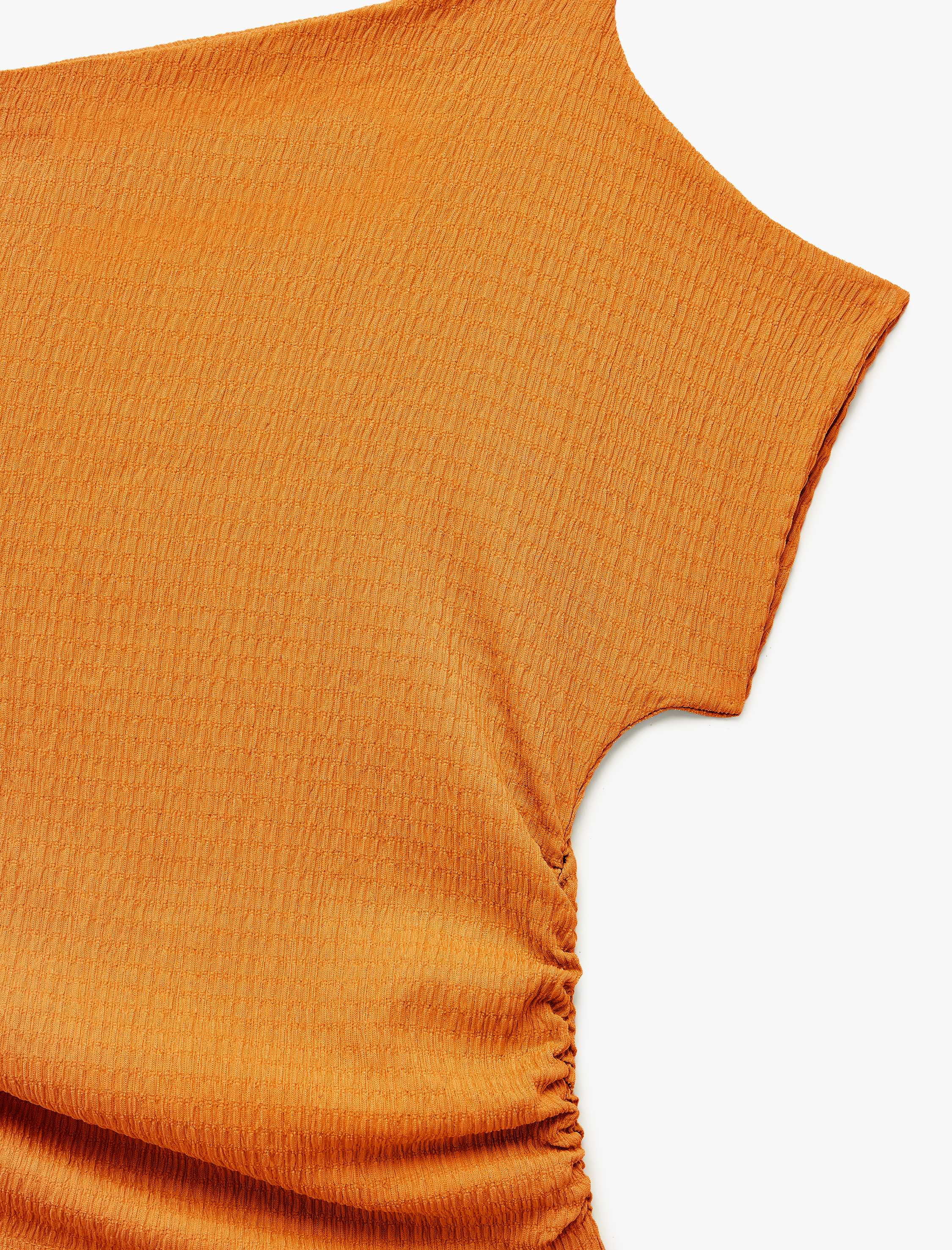   Bürümcük Kumaş Dokulu Drapeli Asimetrik Omzu Açık Kayık Yaka Bluz