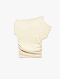 Bürümcük Kumaş Dokulu Drapeli Asimetrik Omzu Açık Kayık Yaka Bluz