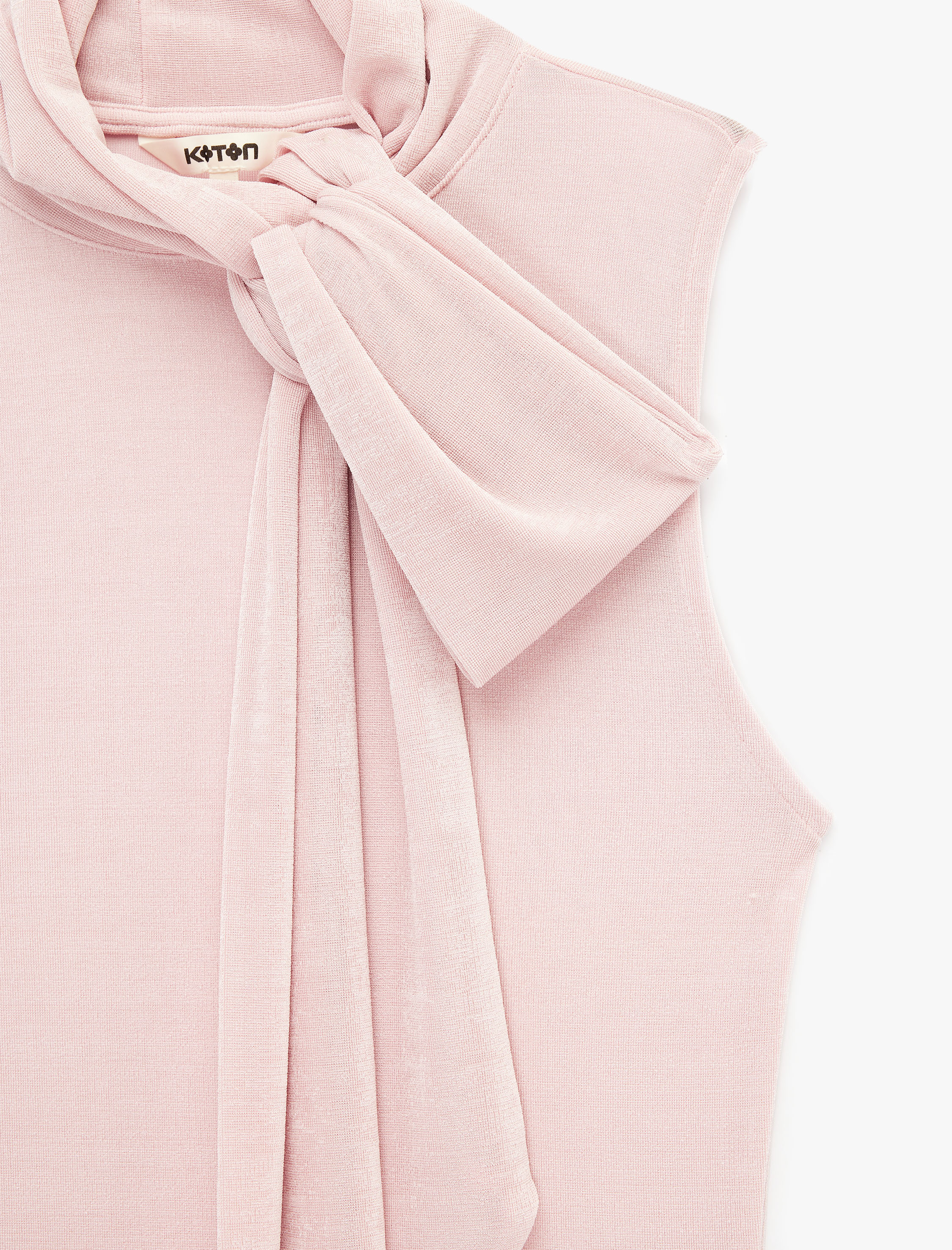   Şal Yaka Kolsuz Bluz