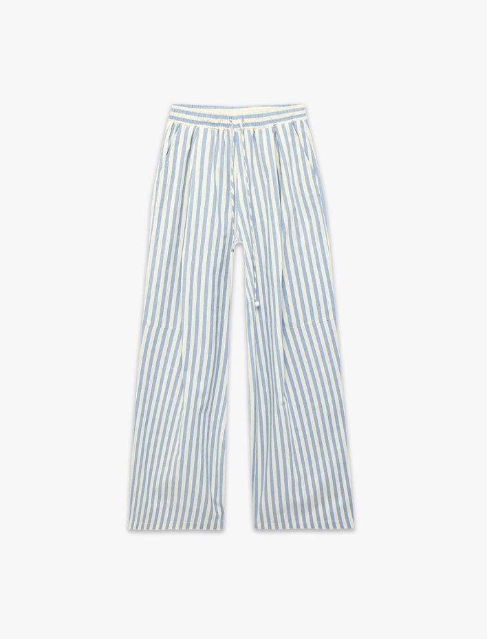  Pamuklu Rahat Kesim Pile Detaylı Cepli Geniş Paça Çizgili Pantolon