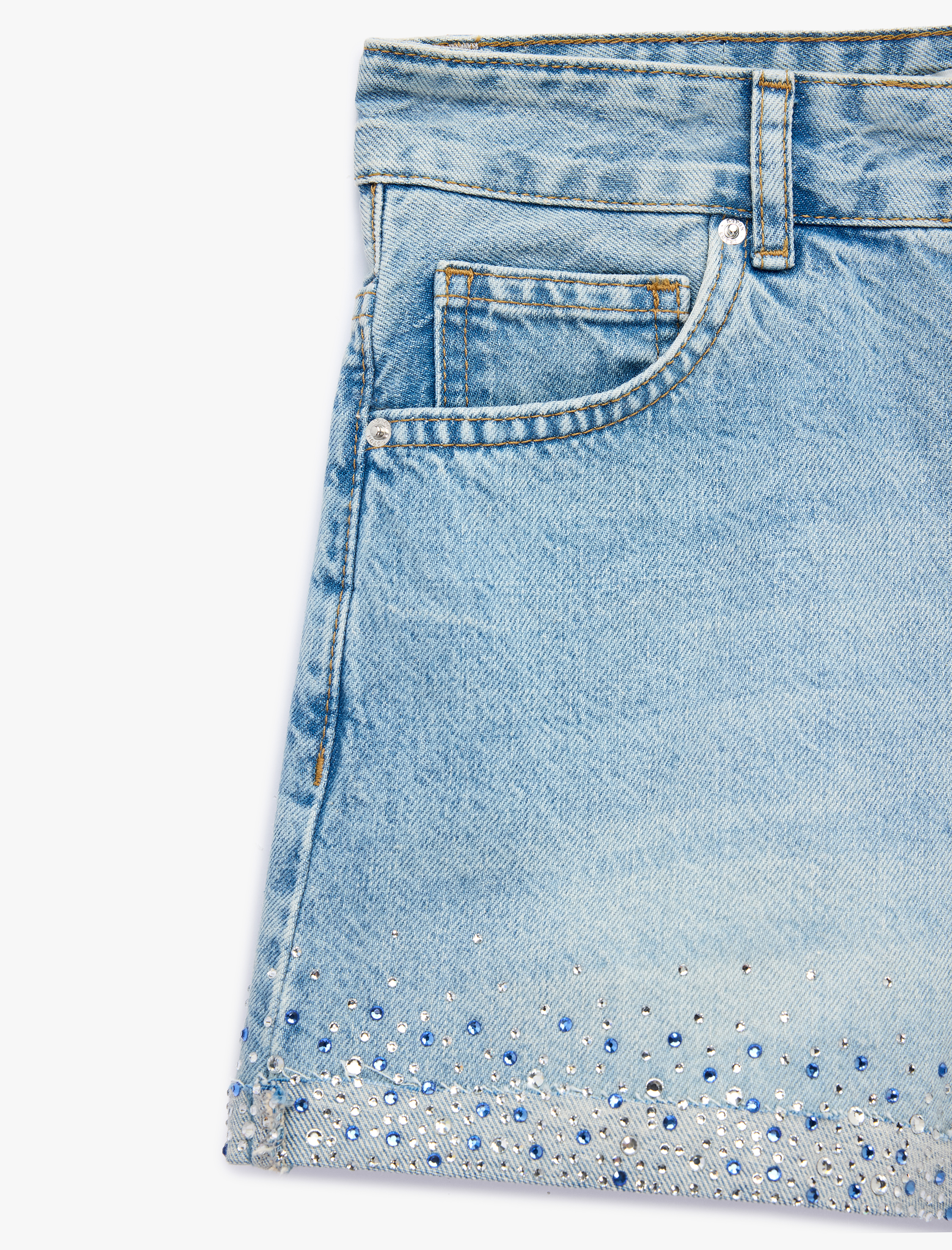   Taş Detaylı Pamuklu Düğmeli Cepli Mini Denim Şort