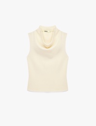 Dik Dökümlü Yaka Viskon Triko Kolsuz Bluz