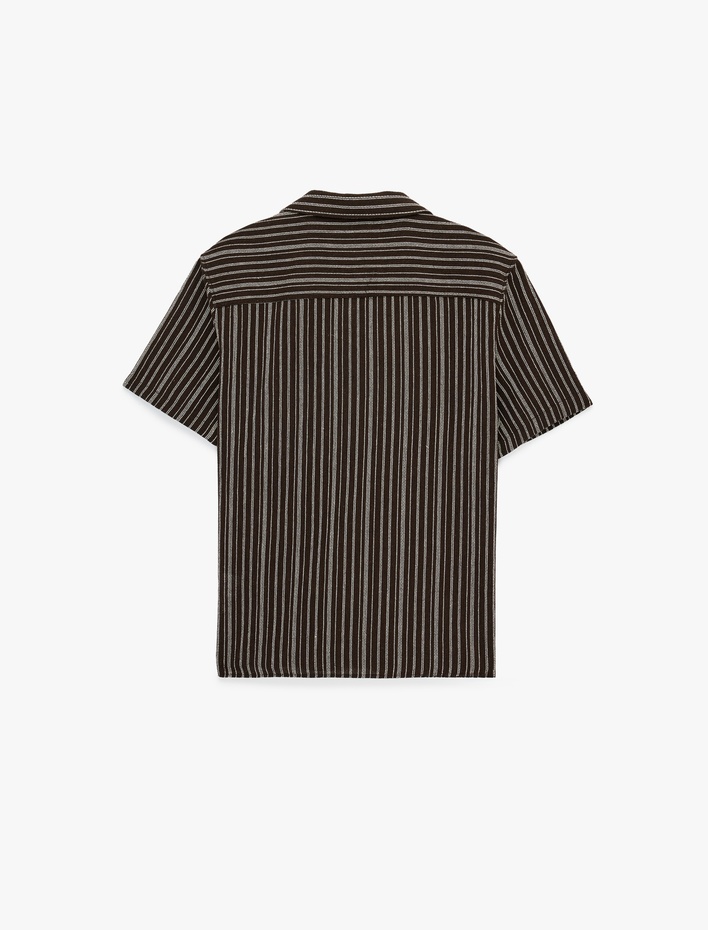  Regular Fit Kısa Kollu Düğmeli Devrik Yaka Çizgili Gömlek
