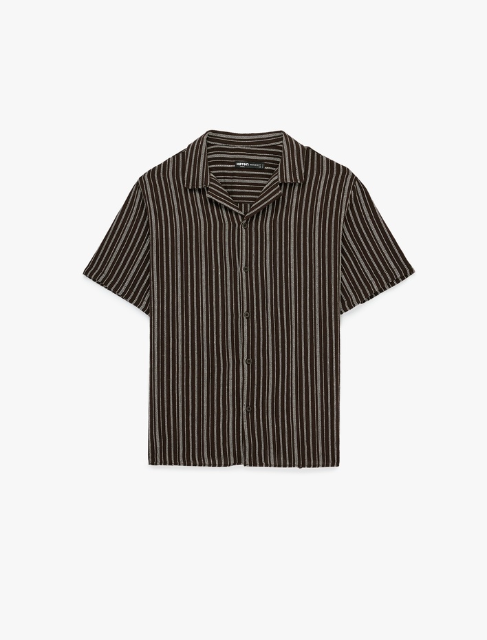  Regular Fit Kısa Kollu Düğmeli Devrik Yaka Çizgili Gömlek