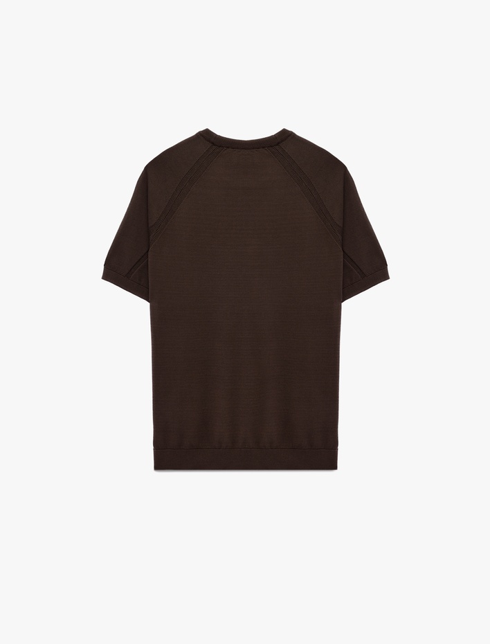  Regular Fit Viskon Karışımlı Örgü Detaylı Bisiklet Yaka Kısa Kollu Triko Tişört